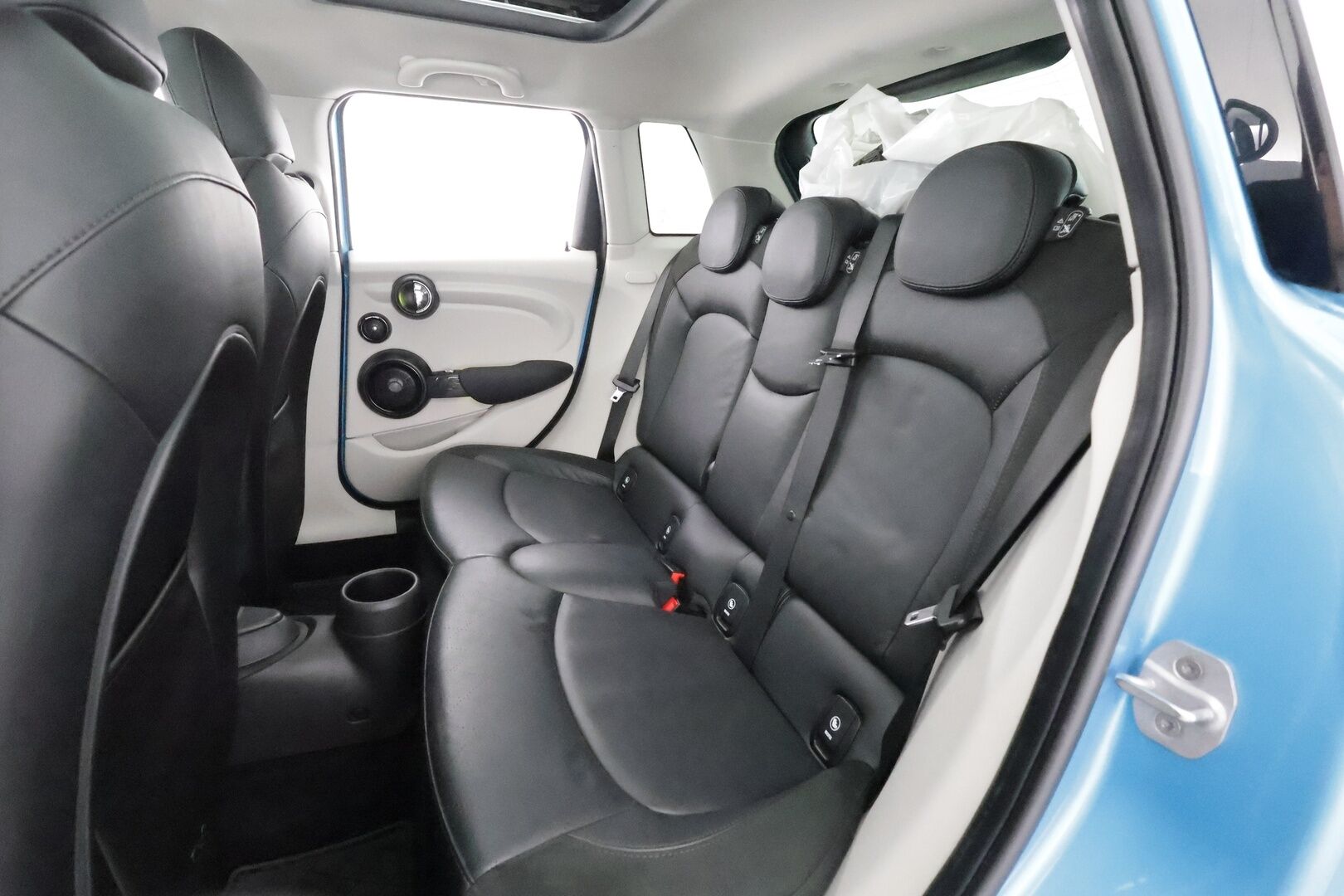 MINI Hatchback 2016 5-ovinen Cooper Business - | Vakkari | Lohko | Adapt Jousitus | P.Tutka | HUD | Panorama | Sporttipenkit | H/K | LED | Suomi-auto | Merkkihuollettu | Kahdet Renkaat |