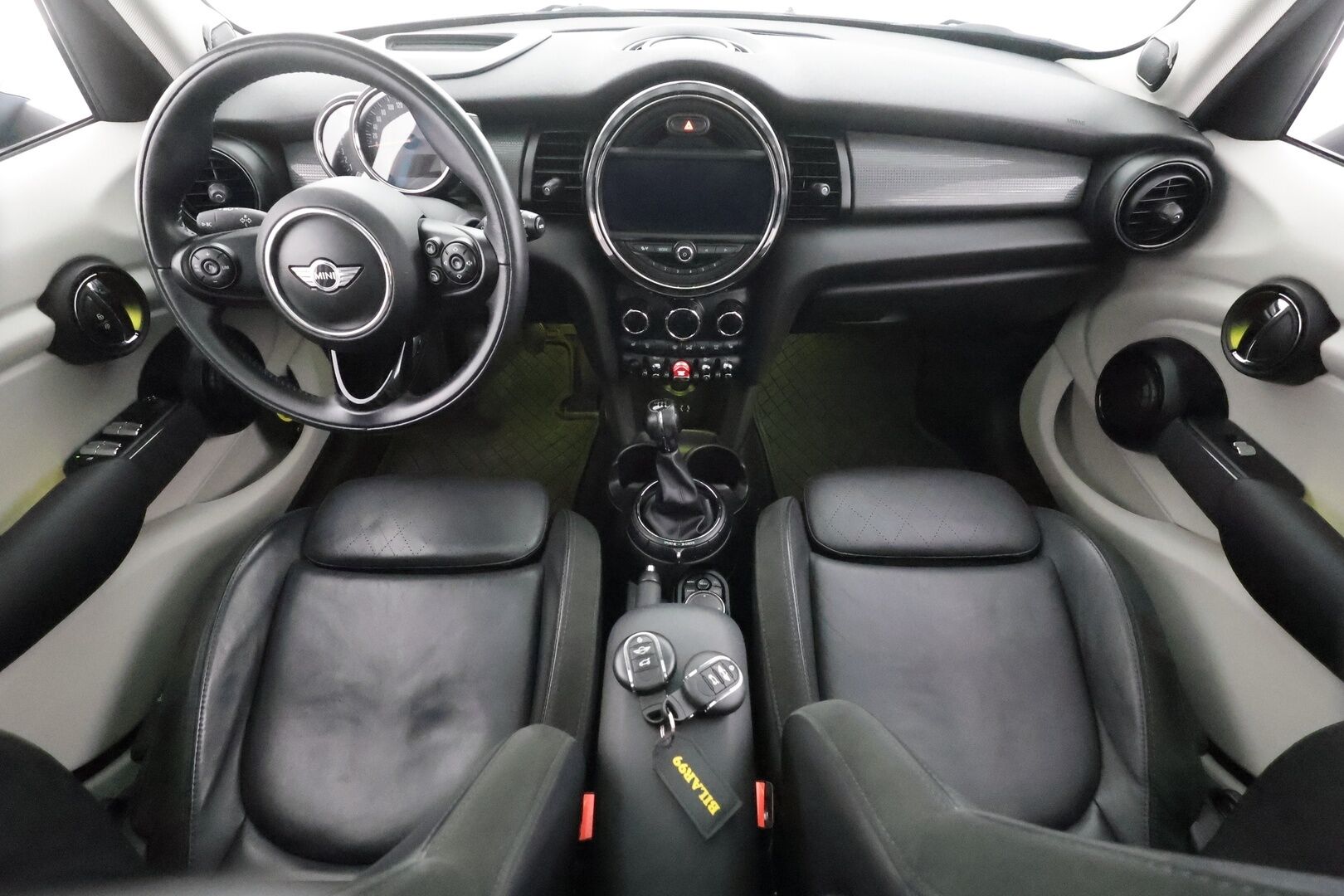 MINI Hatchback 2016 5-ovinen Cooper Business - | Vakkari | Lohko | Adapt Jousitus | P.Tutka | HUD | Panorama | Sporttipenkit | H/K | LED | Suomi-auto | Merkkihuollettu | Kahdet Renkaat |