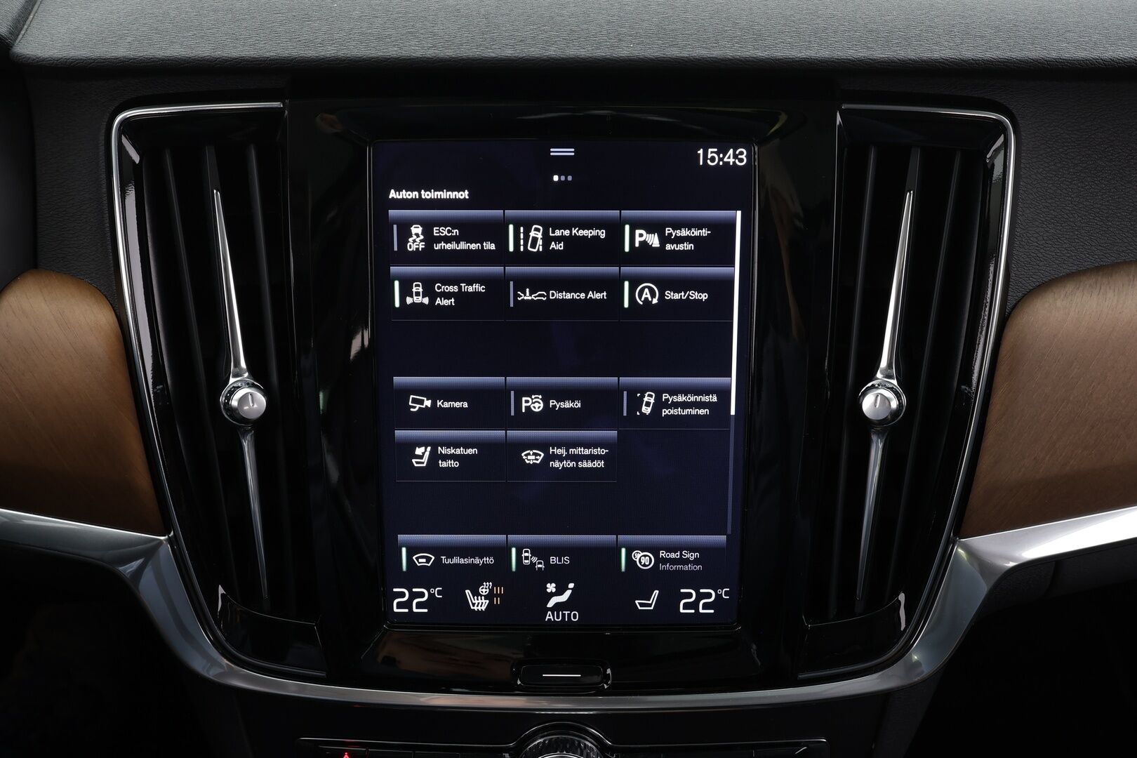 Volvo S90 2017 D4 Inscription aut * ACC / HUD / B&W / Muistipenkit / Full LED / Navi / Lasikattoluukku / Webasto / KeylessGo / BLIS / Nahat / 360° * - 1.Om Suomi-auto / Kahdet renkaat aluvanteilla / Huippuvarusteet - HULLU BLACKWEEK KORKOTARJOUS 2,49%