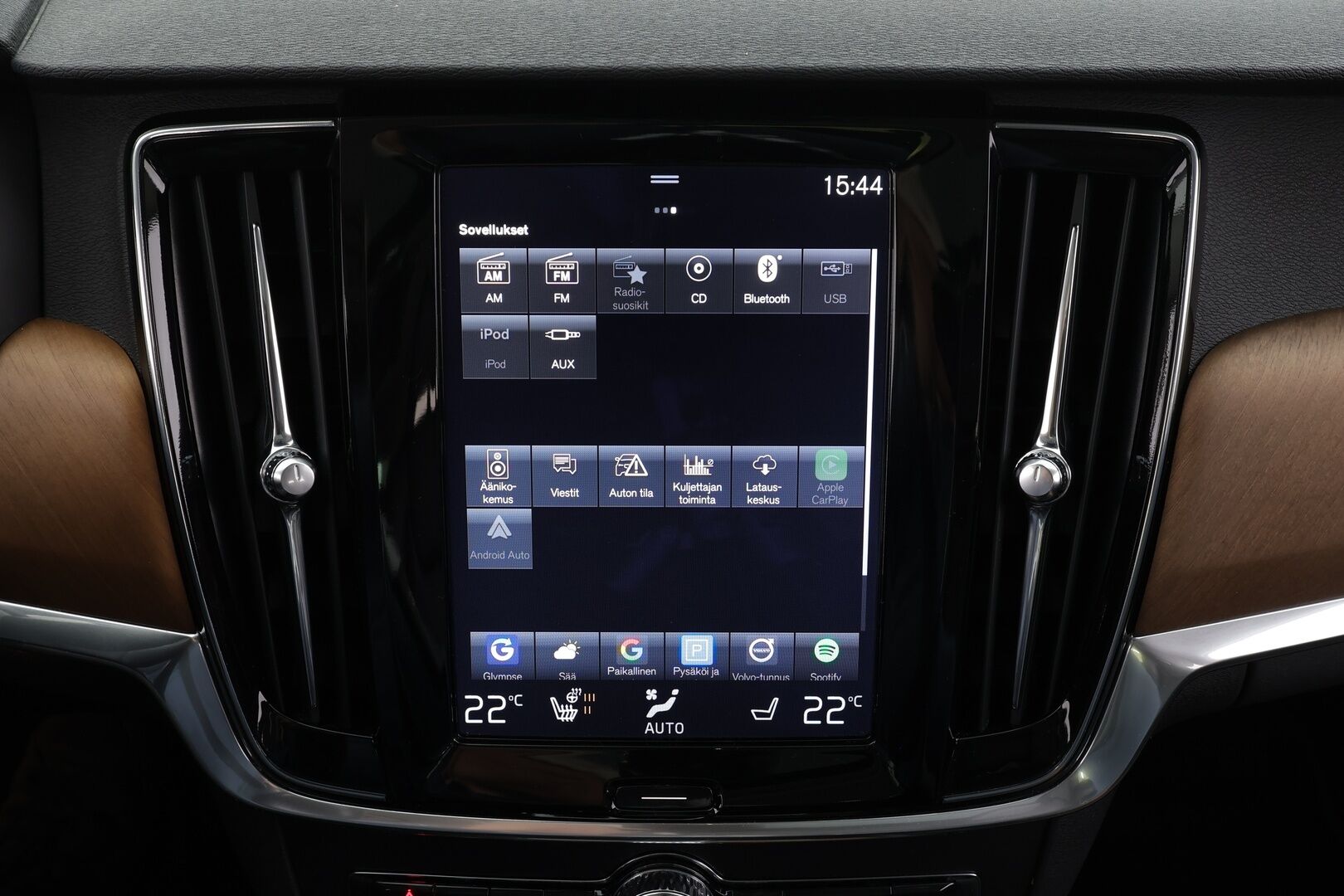 Volvo S90 2017 D4 Inscription aut * ACC / HUD / B&W / Muistipenkit / Full LED / Navi / Lasikattoluukku / Webasto / KeylessGo / BLIS / Nahat / 360° * - 1.Om Suomi-auto / Kahdet renkaat aluvanteilla / Huippuvarusteet - HULLU BLACKWEEK KORKOTARJOUS 2,49%