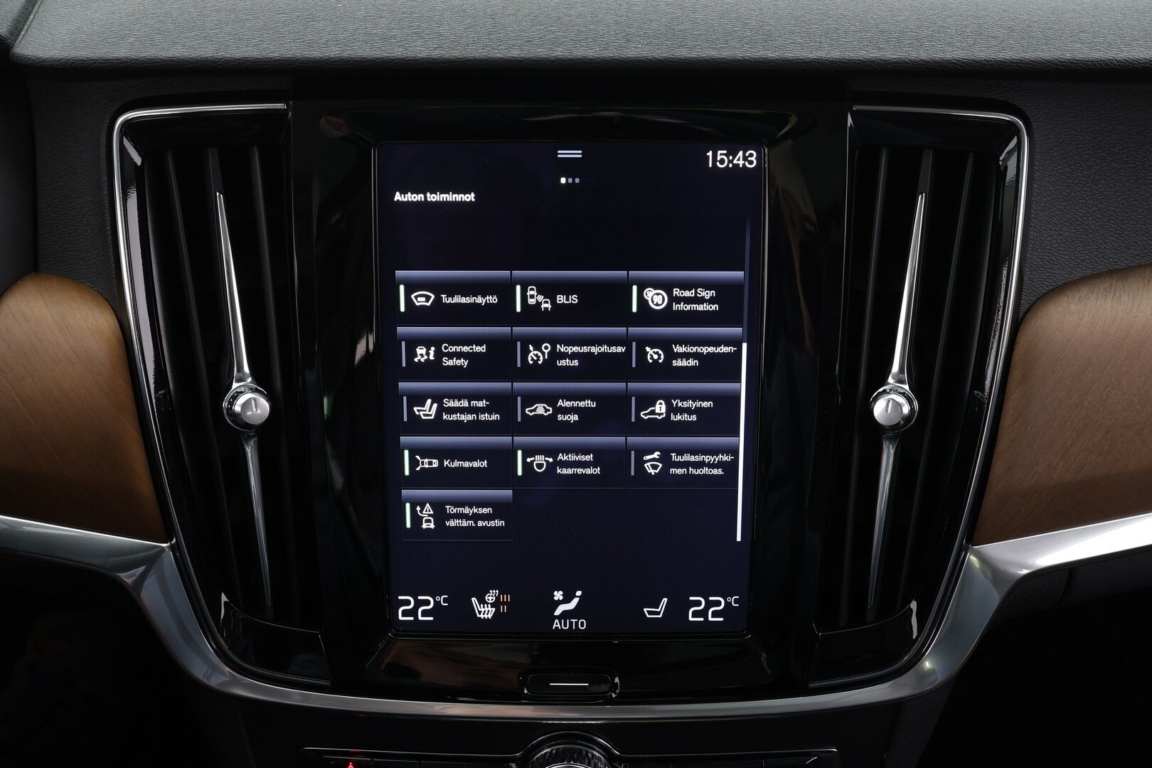 Volvo S90 2017 D4 Inscription aut * ACC / HUD / B&W / Muistipenkit / Full LED / Navi / Lasikattoluukku / Webasto / KeylessGo / BLIS / Nahat / 360° * - 1.Om Suomi-auto / Kahdet renkaat aluvanteilla / Huippuvarusteet - HULLU BLACKWEEK KORKOTARJOUS 2,49%