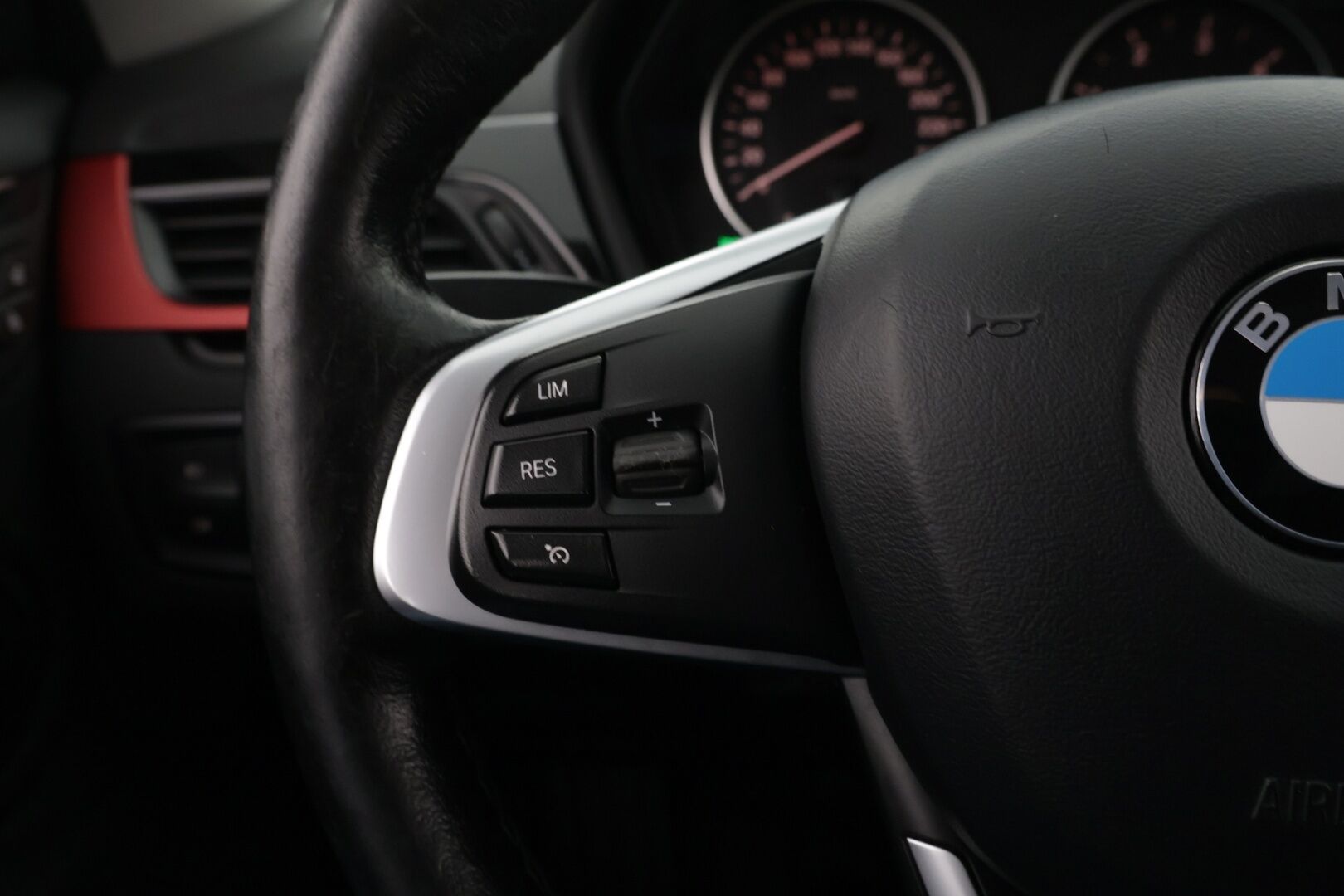 BMW X1 2016 F48 sDrive 18d A Business Sport * Sport istuimet / Vakkari / Sähkökontti / Koukku / Lohko+sisä / Led* - HULLUT AVAJAISHULINAT KORKOTARJOUS 3,29 %