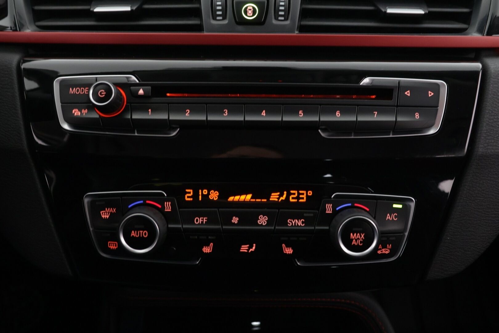 BMW X1 2016 F48 sDrive 18d A Business Sport *Koukku / Lohko+sisä / Led / Sporttipenkit*