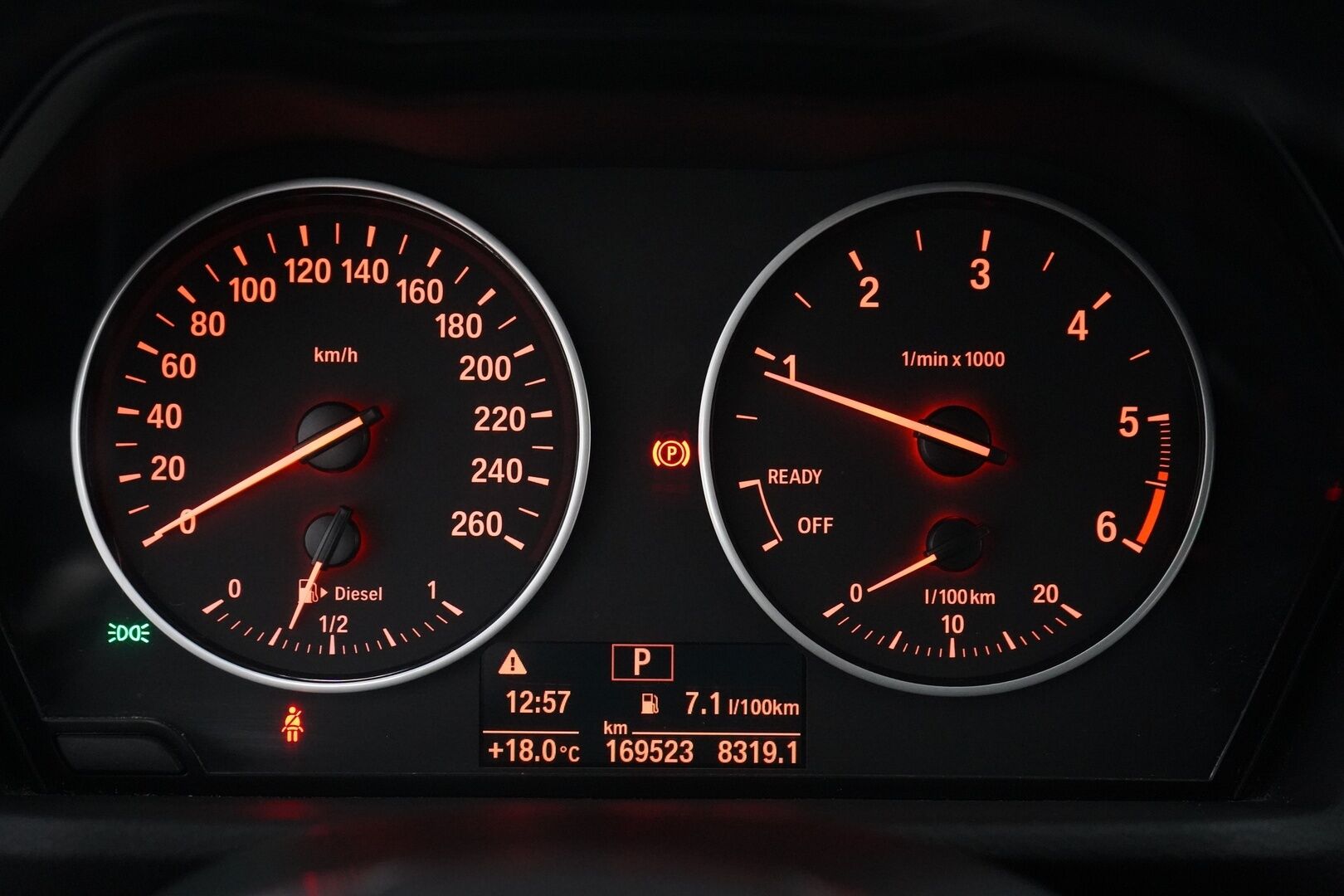 BMW X1 2016 F48 xDrive18d A Business xLine * Vakkari / Tutka / Koukku / Navi / Lohko * * - Suomi-auto / Kahdet renkaat alumiinivanteilla / Neliveto / Myydään juuri huollettuna!