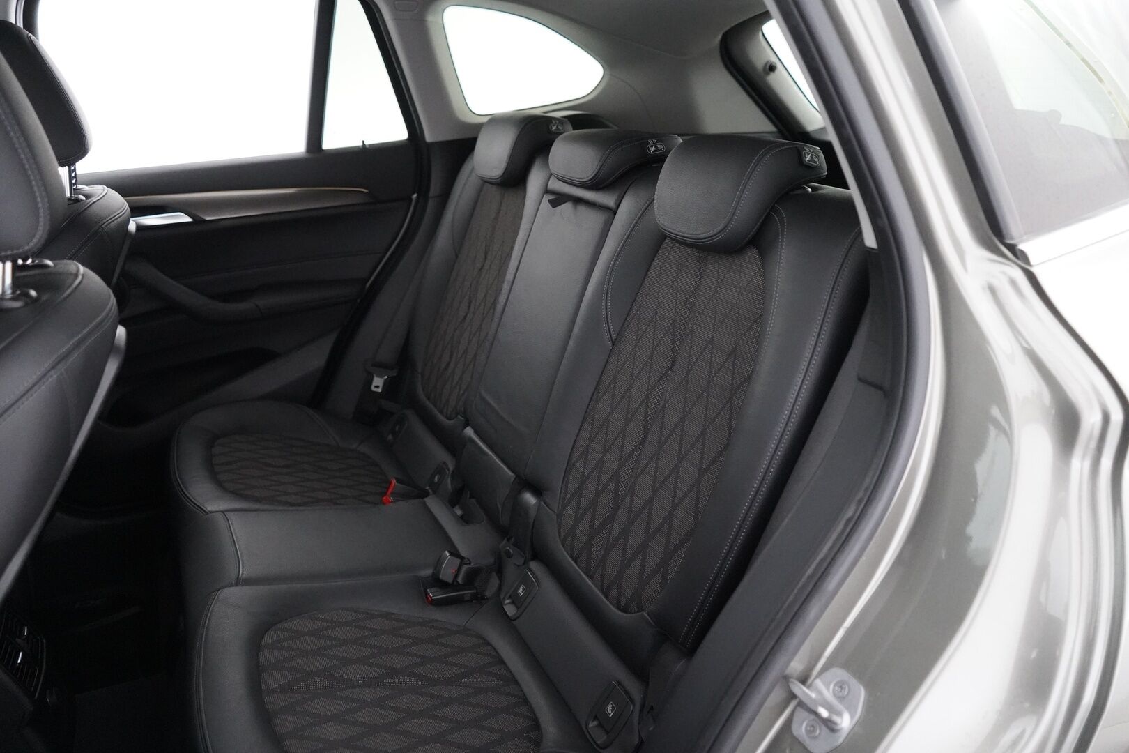 BMW X1 2016 F48 xDrive18d A Business xLine * Vakkari / Tutka / Koukku / Navi / Lohko * * - Suomi-auto / Kahdet renkaat alumiinivanteilla / Neliveto / Myydään juuri huollettuna!