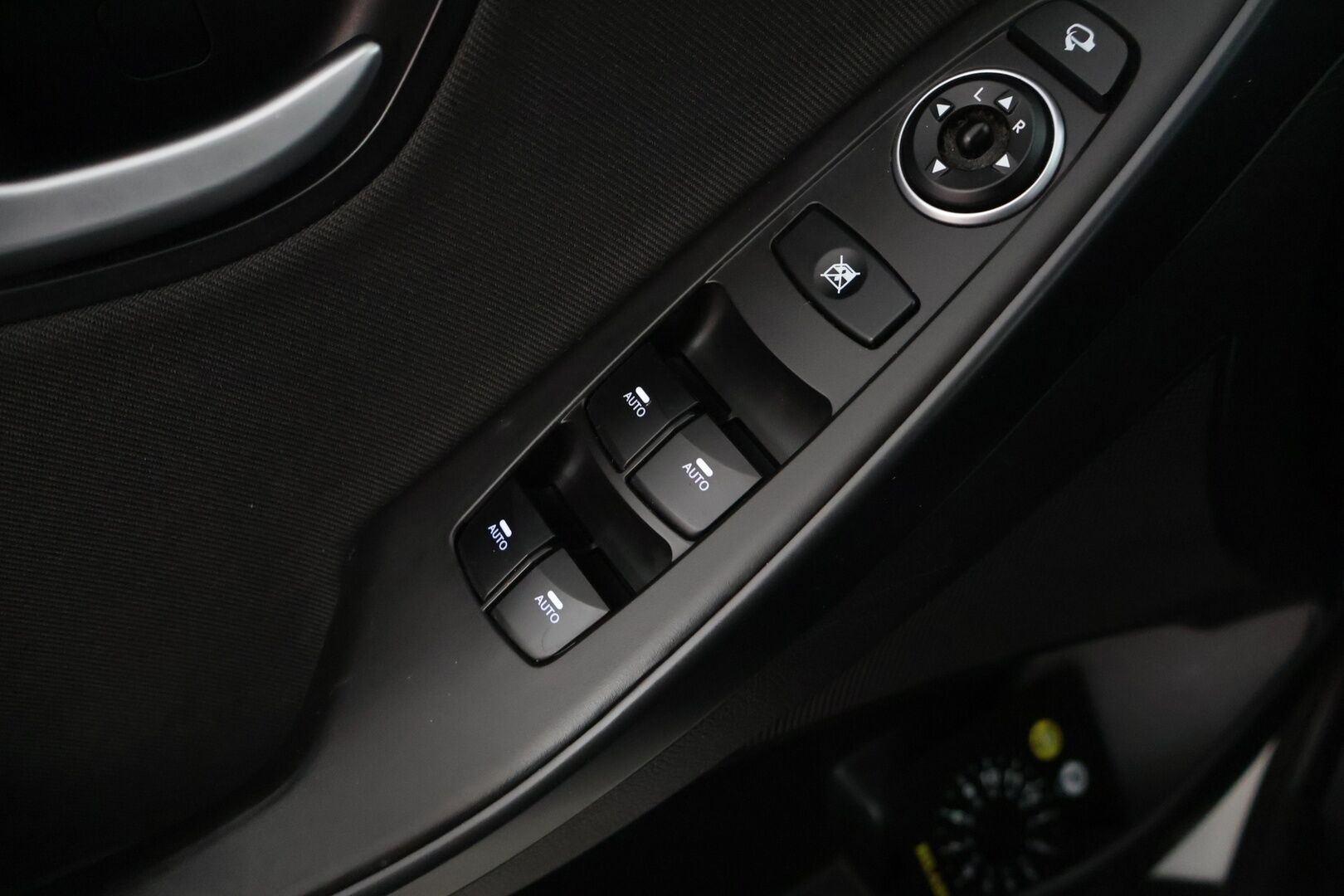 Hyundai i30 5d 2017 1,6 6MT ISG GO! * / Tutkat/ Ratinlämmitin/ Isofix/ Lohko * - Kahdet renkaat, Pienet kilometrit - Osta nyt, maksa vasta ensi vuonna