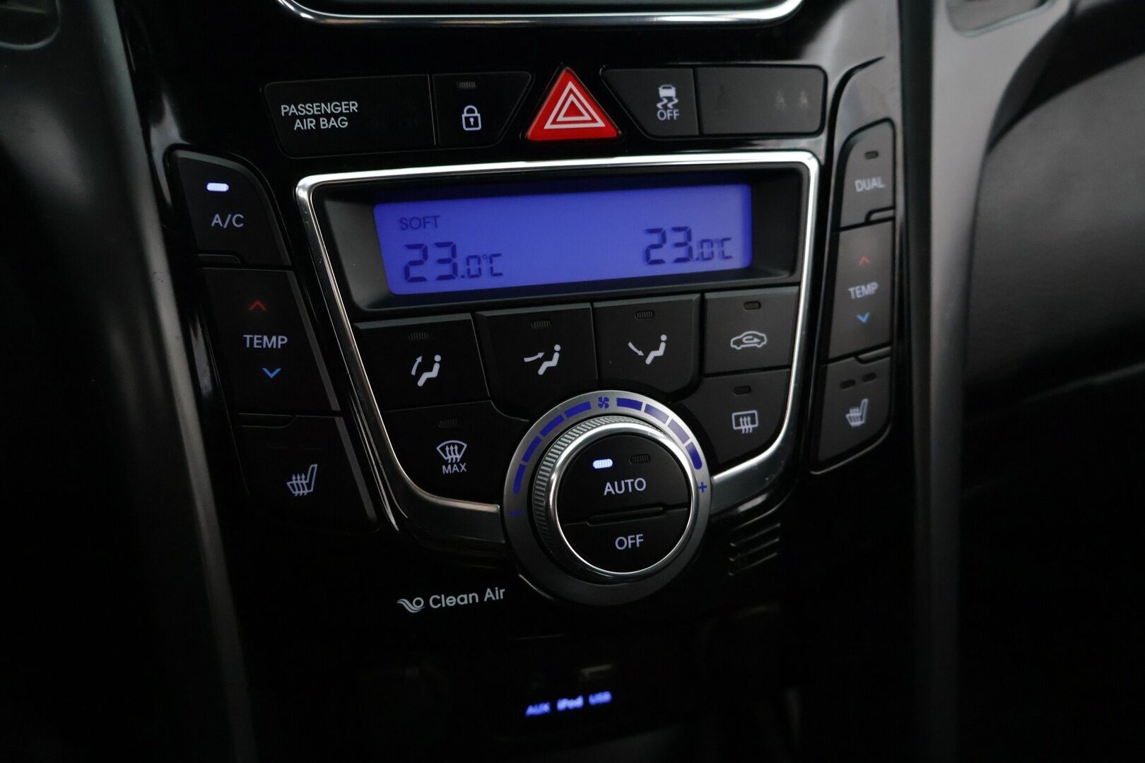 Hyundai i30 5d 2017 1,6 6MT ISG GO! * / Tutkat/ Ratinlämmitin/ Isofix/ Lohko * - Kahdet renkaat, Pienet kilometrit - Osta nyt, maksa vasta ensi vuonna