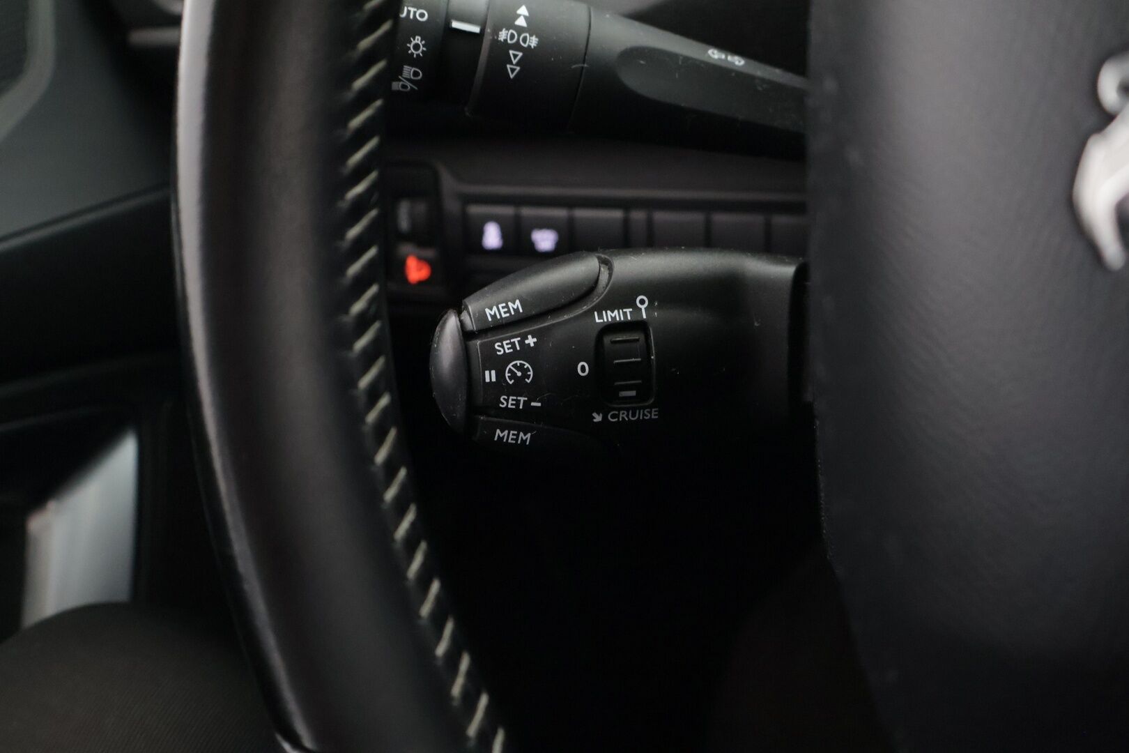 Peugeot 308 2017 SW Active PureTech 130 Automaatti - Vakkari | P.tutkat | Bluetooth | App Connect