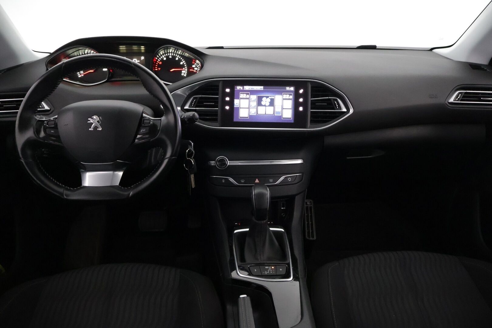 Peugeot 308 2017 SW Active PureTech 130 Automaatti - Vakkari | P.tutkat | Bluetooth | App Connect