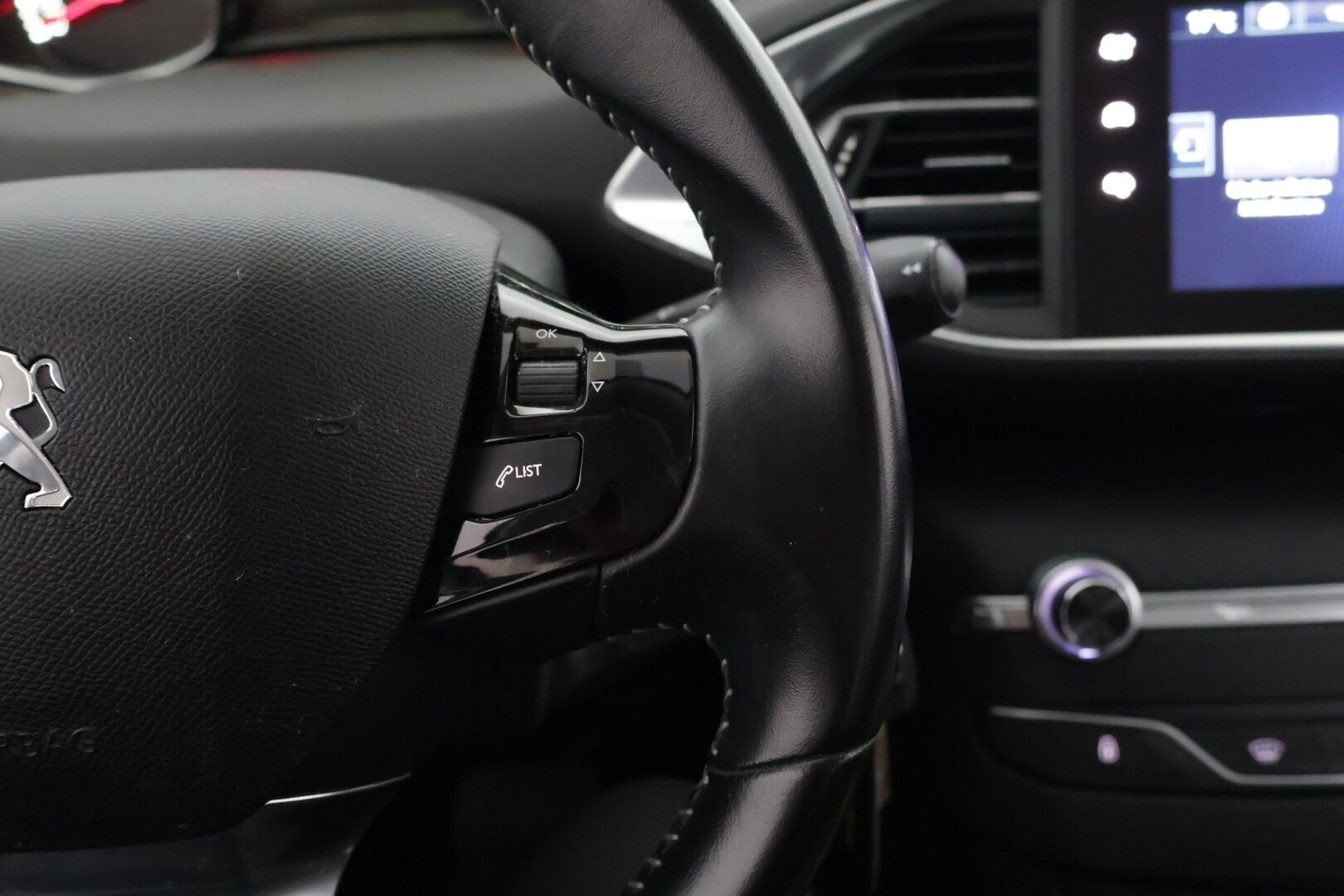 Peugeot 308 2017 SW Active PureTech 130 Automaatti - Vakkari | P.tutkat | Bluetooth | App Connect