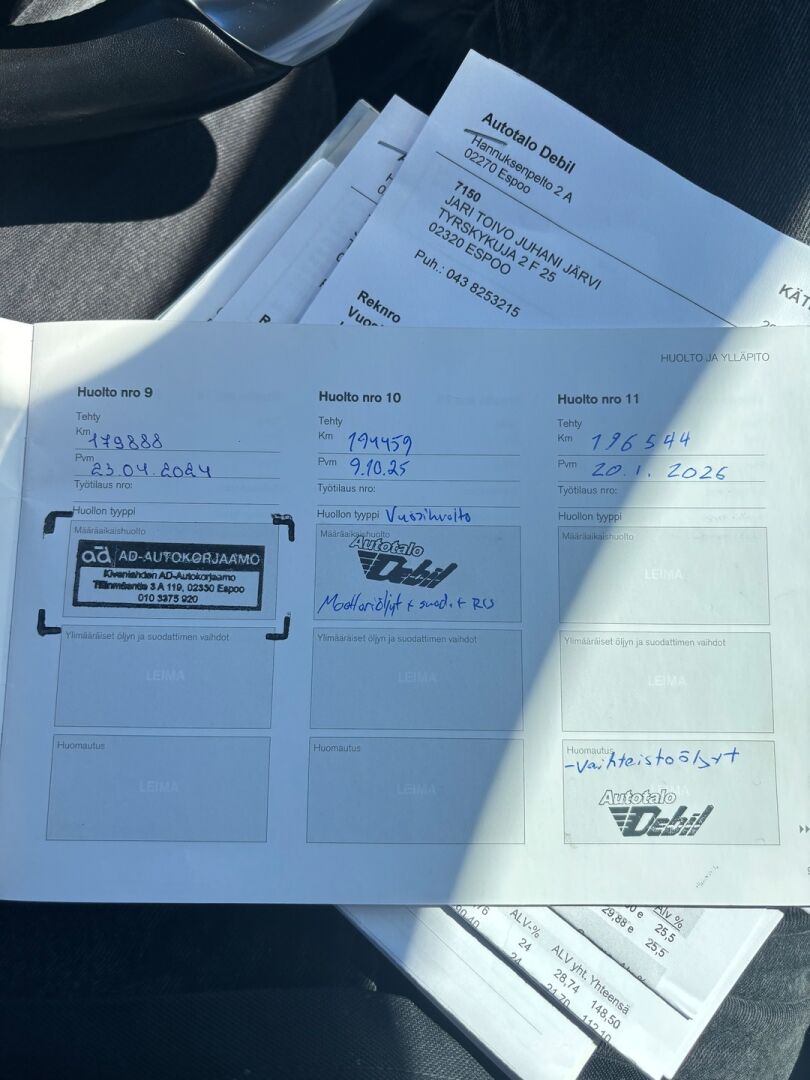 Volvo V60 2017 D5 AWD Twin Engine Classic Summum - YritysOutlet - Myydään vain yrityksille - Täysnahat / Muistipenkkit / Keyelss GO / Sensus navi / Harman Kardon / VOC / Digimittaristo / Kaukovaloautomatiikka / Vetokoukku 