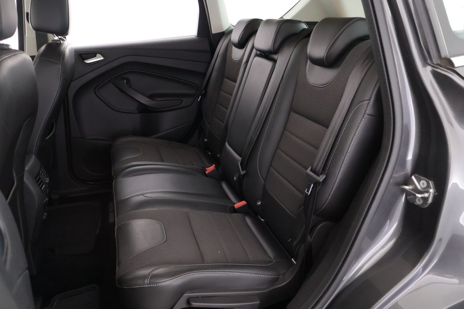 Ford Kuga 2016 1,5 EcoBoost 150 hv FWD M6 Titanium 5-ovinen *2-om Suomi-auto / Vakkari / P-tutka*