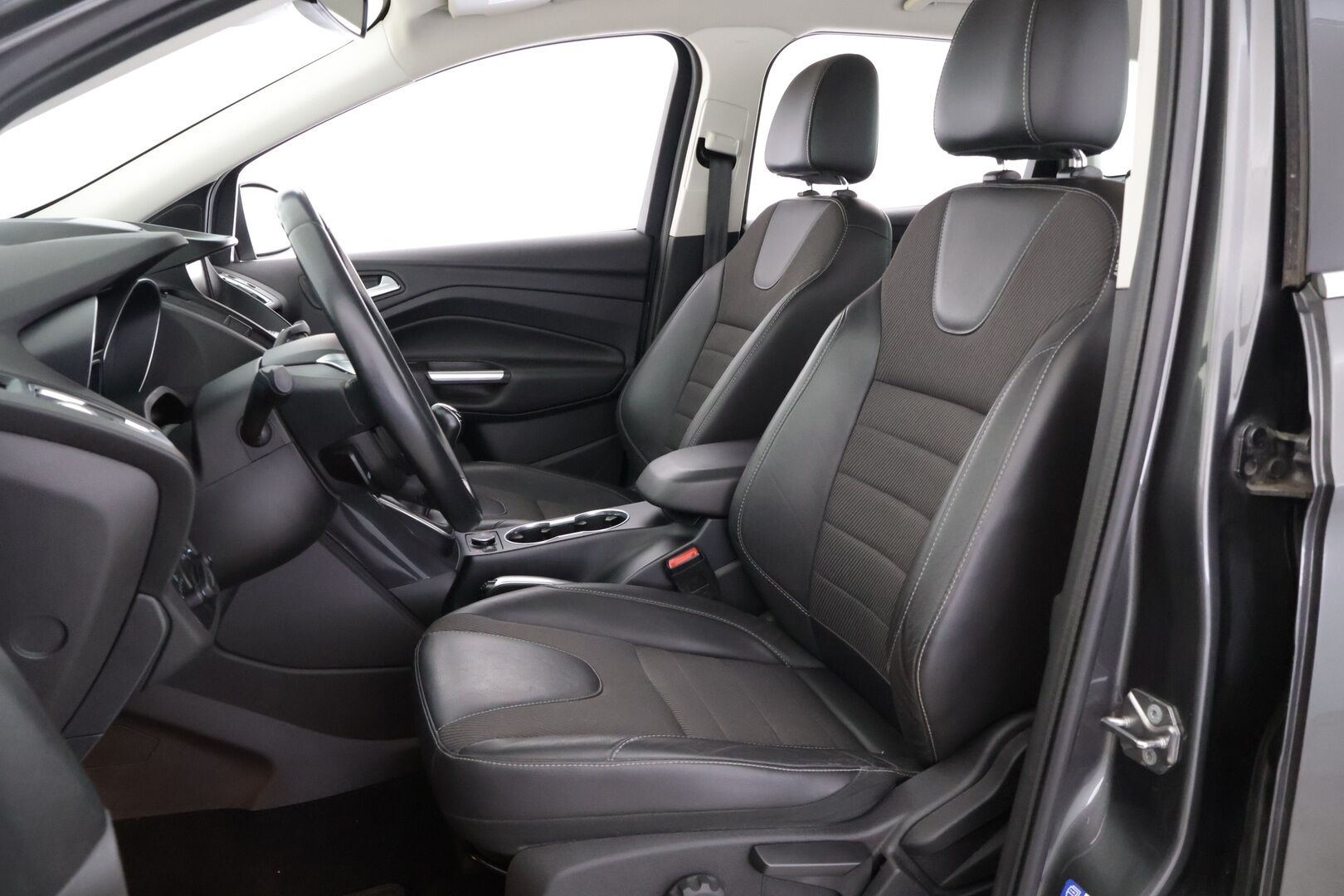 Ford Kuga 2016 1,5 EcoBoost 150 hv FWD M6 Titanium 5-ovinen *2-om Suomi-auto / Vakkari / P-tutka*