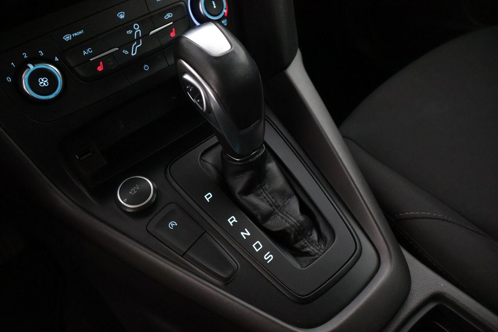Ford Focus 2016 1,0 EcoBoost 125 hv Start/Stop A6 Trend Wagon * Koukku / Vakionopeudensäädin / Ilmastointi / P-Tutkat * - * Yhdellä omistajalla ollut 2025 asti, siisti yksilö asiallisilla varusteilla *