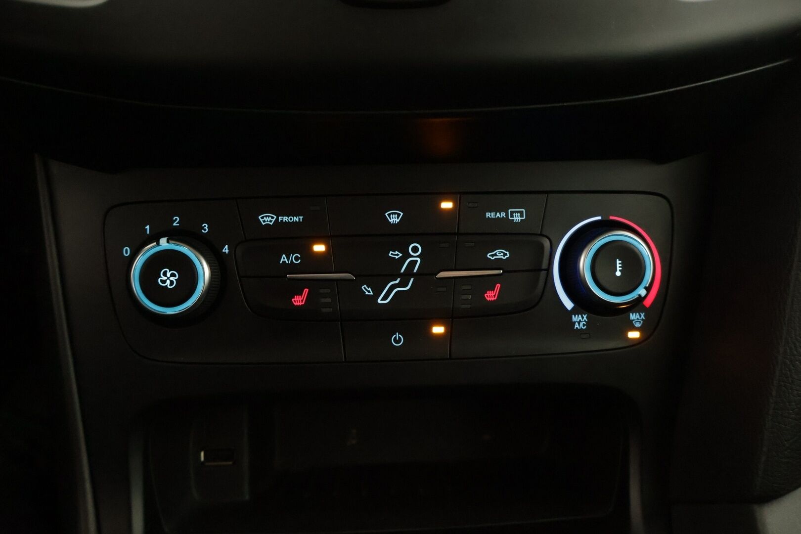 Ford Focus 2016 1,0 EcoBoost 125 hv Start/Stop A6 Trend Wagon * Koukku / Vakionopeudensäädin / Ilmastointi / P-Tutkat * - * Yhdellä omistajalla ollut 2025 asti, siisti yksilö asiallisilla varusteilla *