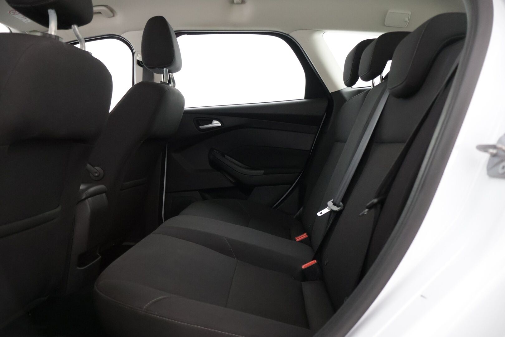 Ford Focus 2016 1,0 EcoBoost 125 hv Start/Stop A6 Trend Wagon * Koukku / Vakionopeudensäädin / Ilmastointi / P-Tutkat * - * Yhdellä omistajalla ollut 2025 asti, siisti yksilö asiallisilla varusteilla *