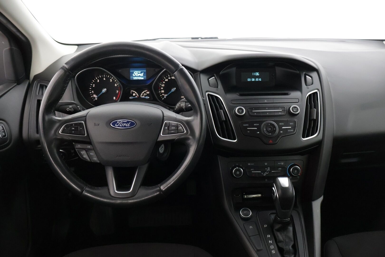 Ford Focus 2016 1,0 EcoBoost 125 hv Start/Stop A6 Trend Wagon * Koukku / Vakionopeudensäädin / Ilmastointi / P-Tutkat * - * Yhdellä omistajalla ollut 2025 asti, siisti yksilö asiallisilla varusteilla *