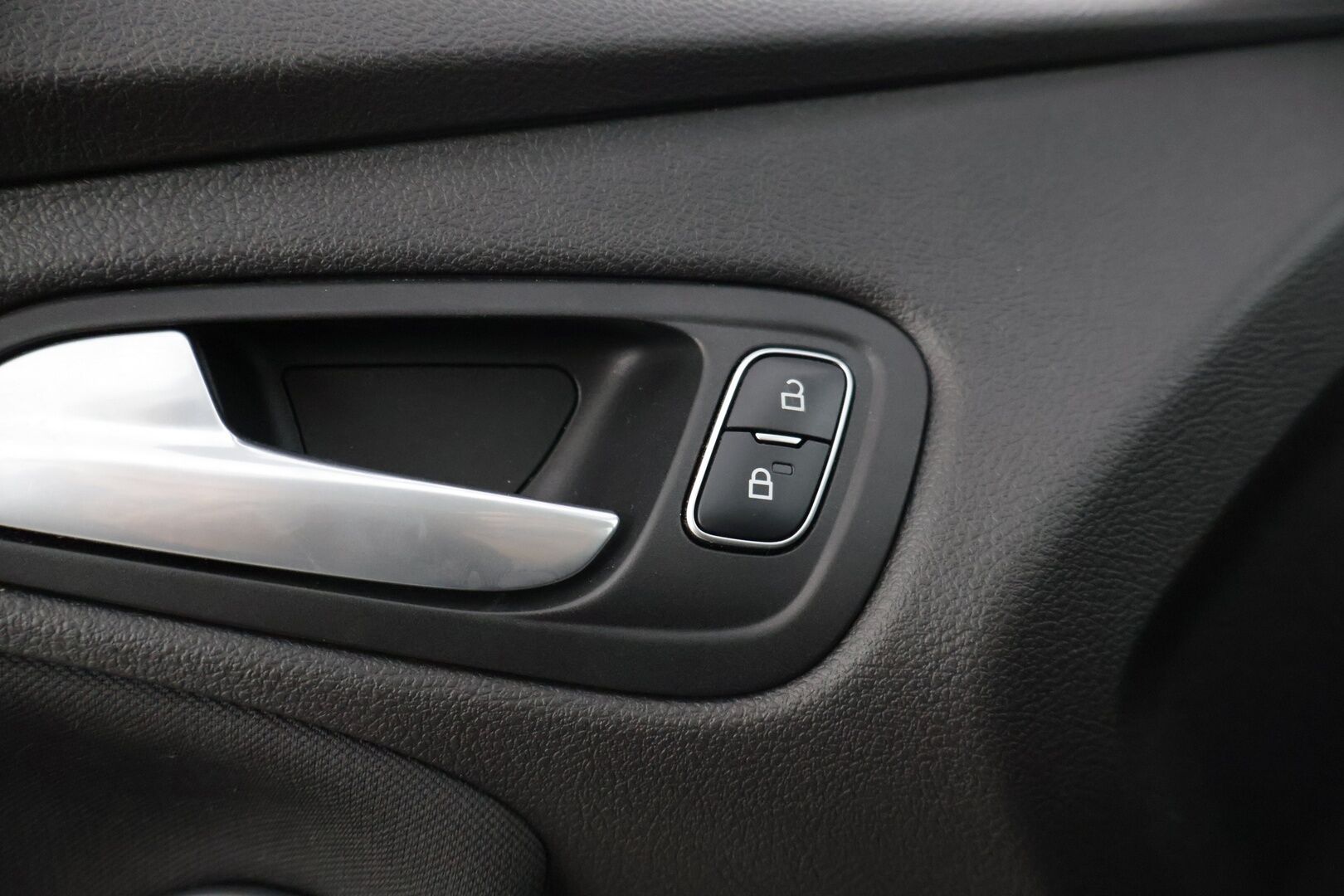 Ford Focus 2016 1,0 EcoBoost 125 hv Start/Stop A6 Trend Wagon * Koukku / Vakionopeudensäädin / Ilmastointi / P-Tutkat * - * Yhdellä omistajalla ollut 2025 asti, siisti yksilö asiallisilla varusteilla *