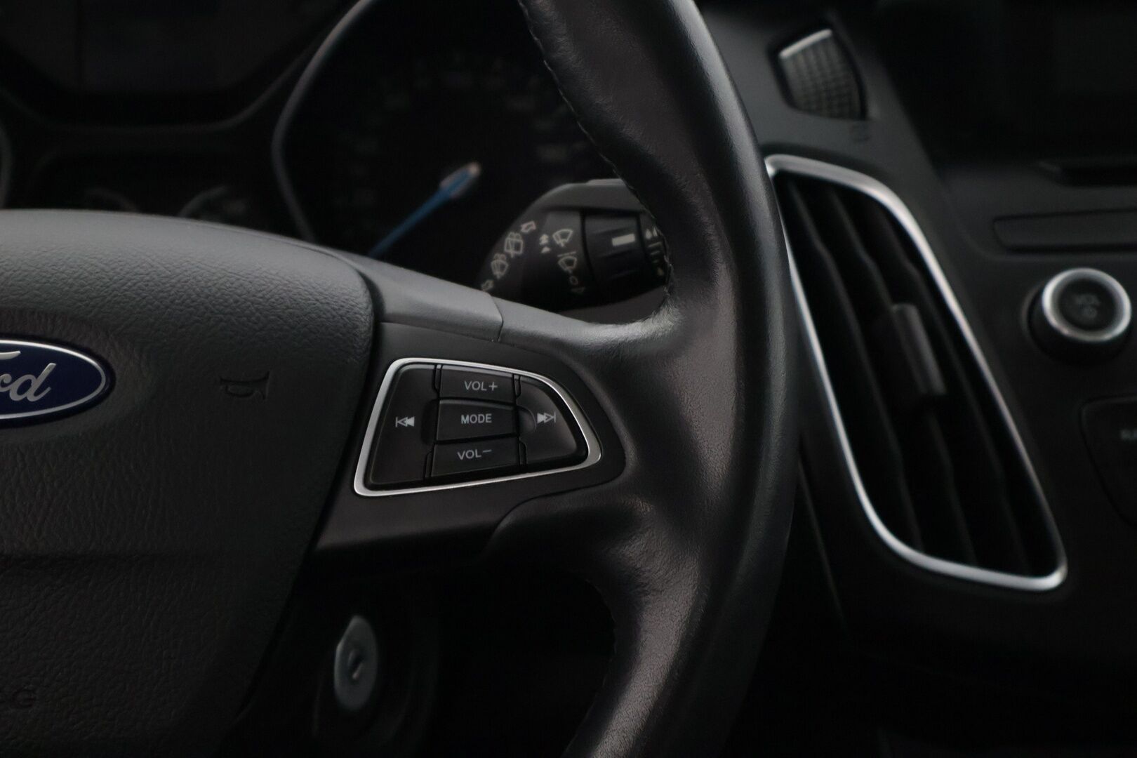 Ford Focus 2016 1,0 EcoBoost 125 hv Start/Stop A6 Trend Wagon * Koukku / Vakionopeudensäädin / Ilmastointi / P-Tutkat * - * Yhdellä omistajalla ollut 2025 asti, siisti yksilö asiallisilla varusteilla *