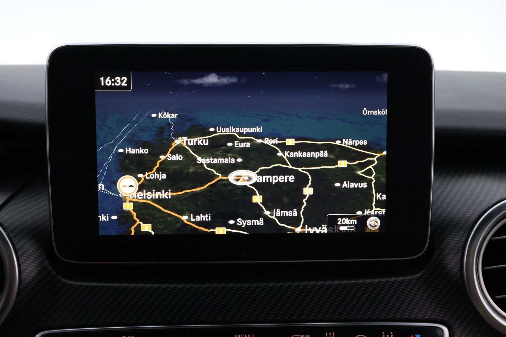 Mercedes-Benz V 2016 250CDI keskipitkä Premium Business AMG 6P - 3,99% KORKOTARJOUS TÄHÄN AUTOON 21.9. ASTI - Webasto / Burmester / Distronic+ / Panorama / Viilennetyt & Lämmitetyt Mukitelineet / Vaaleat Ilmastoidut Nahat / Vetokoukku / Juuri tullut Tampereell