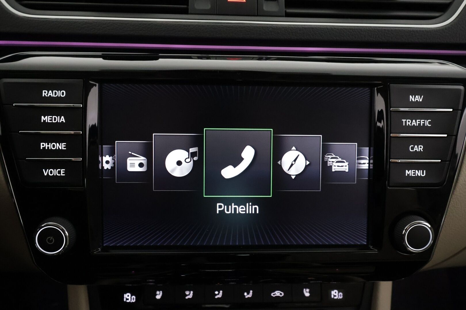 Skoda Superb 2017 1,4 TSI ACT L&K DSG Autom. - | ACC | Webasto | Koukku | Canton | LED | Muistipenkki | P.Kamera | Ilmastoidut nahat | Navi | Keyless | Apple&Android | Lasikattoluukku | 1.Om Suomi-auto | Kahdet renkaat |