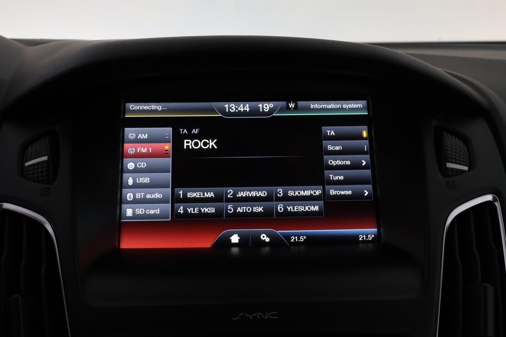 Ford Focus 2016 1,5 EcoBoost 182 hv Start/Stop M6 Titanium 5-ovinen * Vetokoukku / Lohko & Sisäpistoke / Vakkari / Lämpölasi / Vetokoukku! - Suomiauto / Hyvin huollettu / 2x Hyvät renkaat!