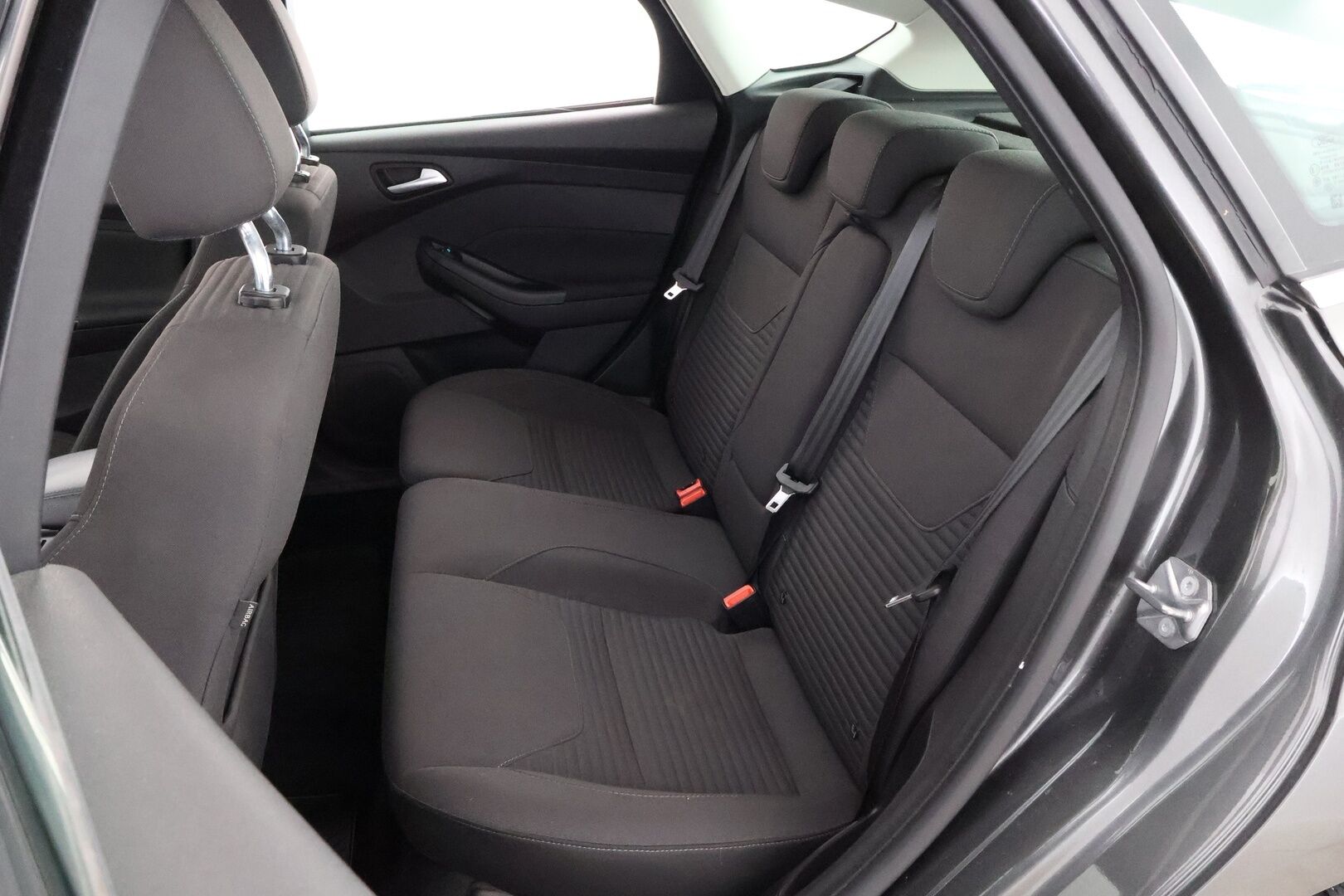 Ford Focus 2016 1,5 EcoBoost 182 hv Start/Stop M6 Titanium 5-ovinen * Vetokoukku / Lohko & Sisäpistoke / Vakkari / Lämpölasi / Vetokoukku! - Suomiauto / Hyvin huollettu / 2x Hyvät renkaat!