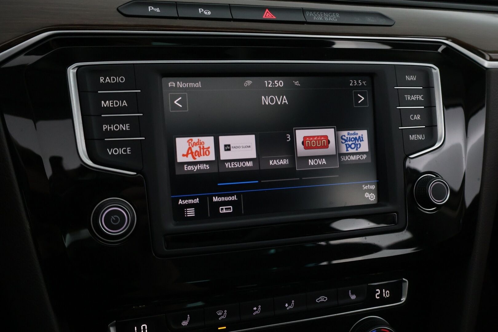 Volkswagen Passat 2017 Variant Highline 1,4 TSI 110 kW (150 hv) ACT DSG-automaatti - Suomiauto / Adapt.Vakkari / Digimittari / Nahka-Alcantara / Panorama / Navi / Vetokoukku / Lämmitettävä tuulilasi / Huippuvarusteet / Jakopää tehty!