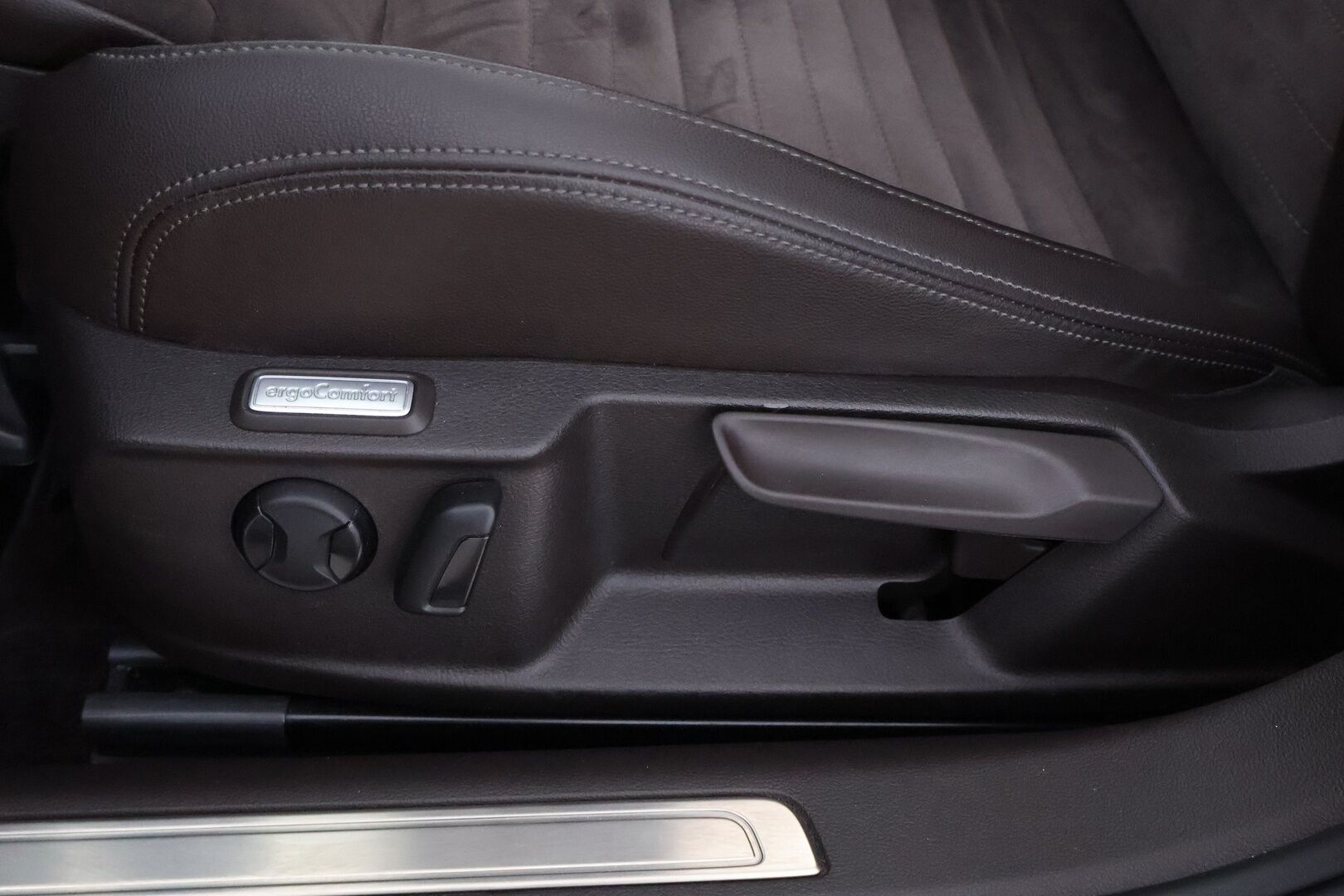 Volkswagen Passat 2017 Variant Highline 1,4 TSI 110 kW (150 hv) ACT DSG-automaatti - Suomiauto / Adapt.Vakkari / Digimittari / Nahka-Alcantara / Panorama / Navi / Vetokoukku / Lämmitettävä tuulilasi / Huippuvarusteet / Jakopää tehty!