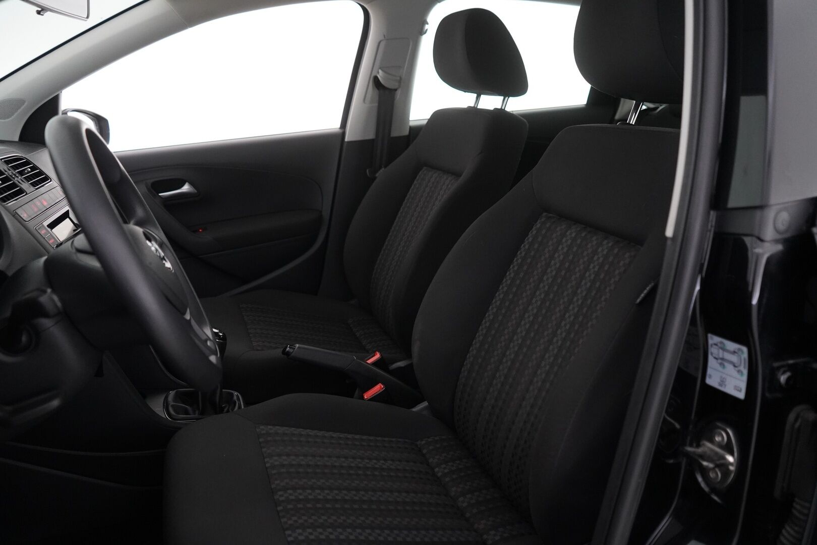 Volkswagen Polo 2016 Trendline 1,0 55 kW (75 hv) - Suomi-Auto / Kahdet renkaat - HULLUT JOULUT KORKOTARJOUS 2,49% 