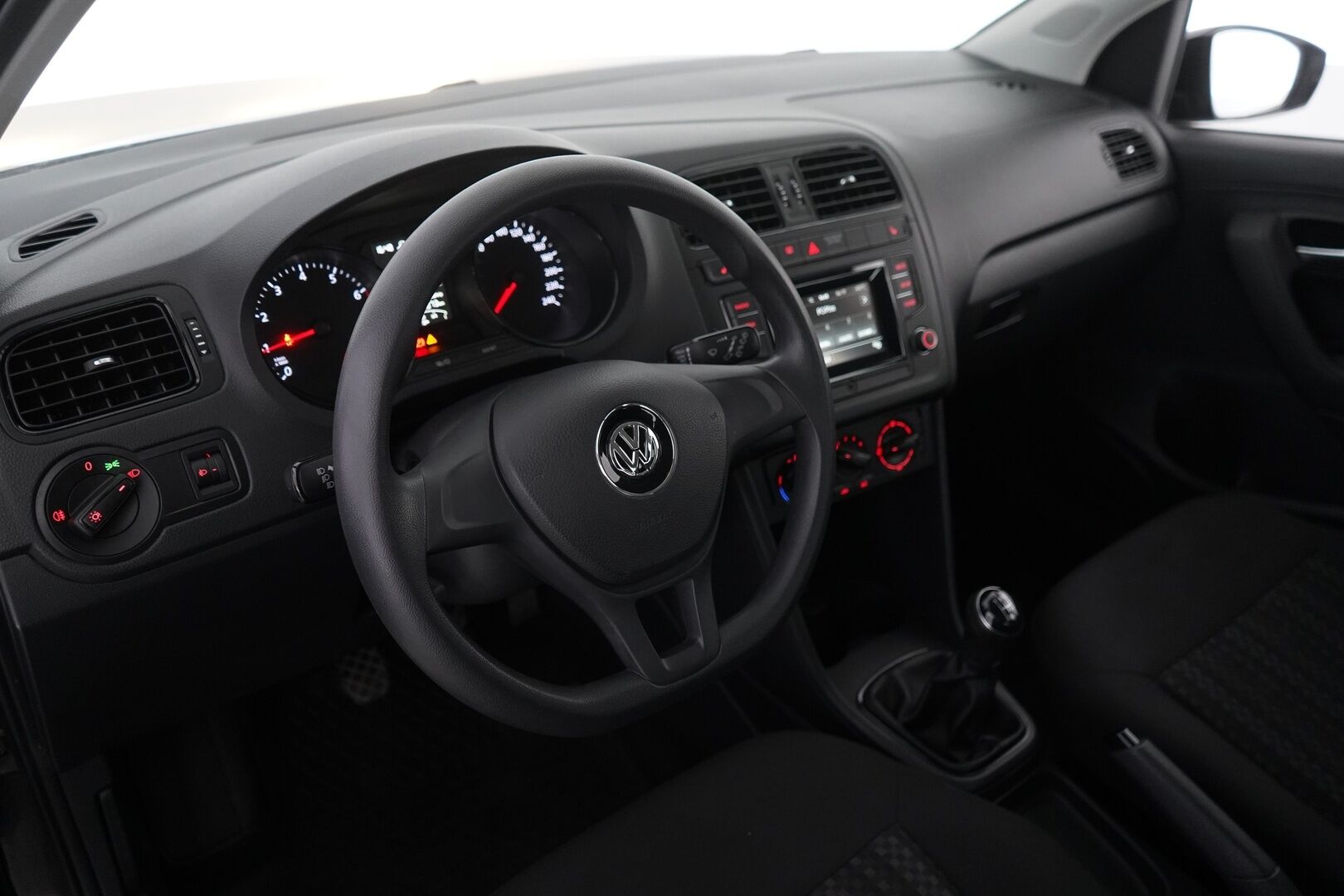 Volkswagen Polo 2016 Trendline 1,0 55 kW (75 hv) - Suomi-Auto / Kahdet renkaat - HULLUT JOULUT KORKOTARJOUS 2,49% 