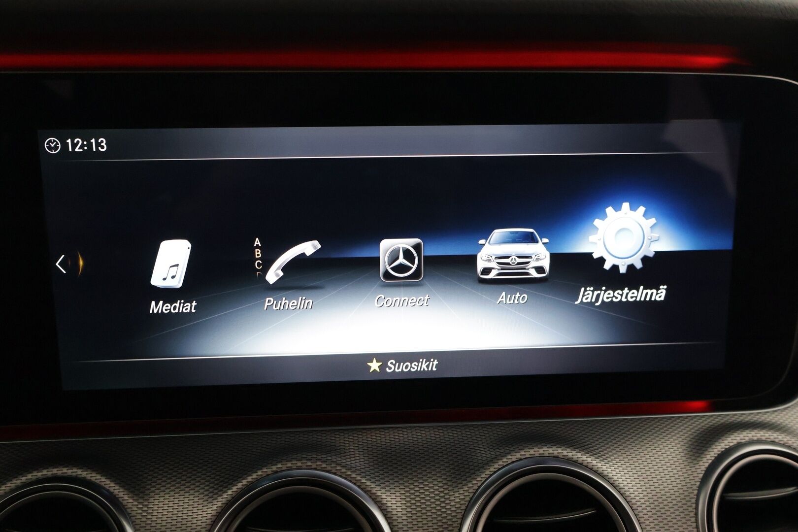 Mercedes-Benz E 2017 220d Premium Business**HUD / Widescreen / Webasto / Koukku / Adapt.Vakkari / Multibeam-LED / P.Kamera / Sporttipenkit** - Navi / Kaistavahti / Apple&Android / Suomi-auto / 2x Renkaat