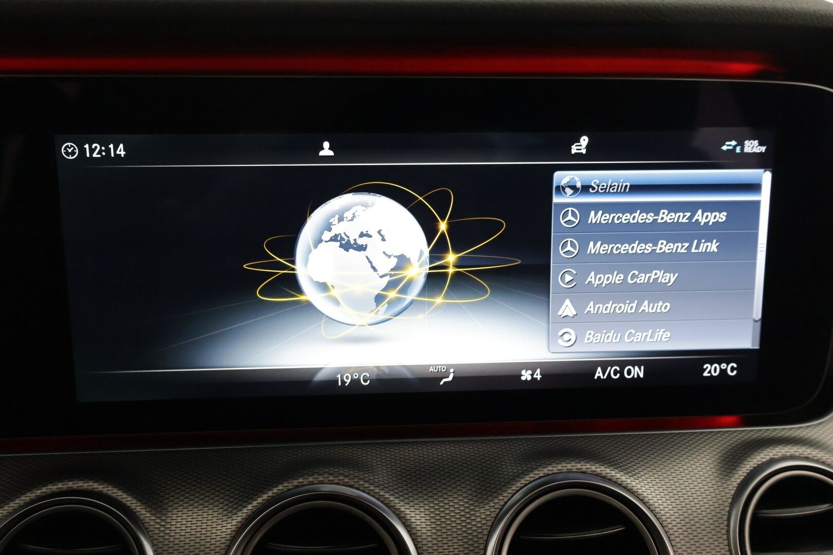 Mercedes-Benz E 2017 220d Premium Business**HUD / Widescreen / Webasto / Koukku / Adapt.Vakkari / Multibeam-LED / P.Kamera / Sporttipenkit** - Navi / Kaistavahti / Apple&Android / Suomi-auto / 2x Renkaat