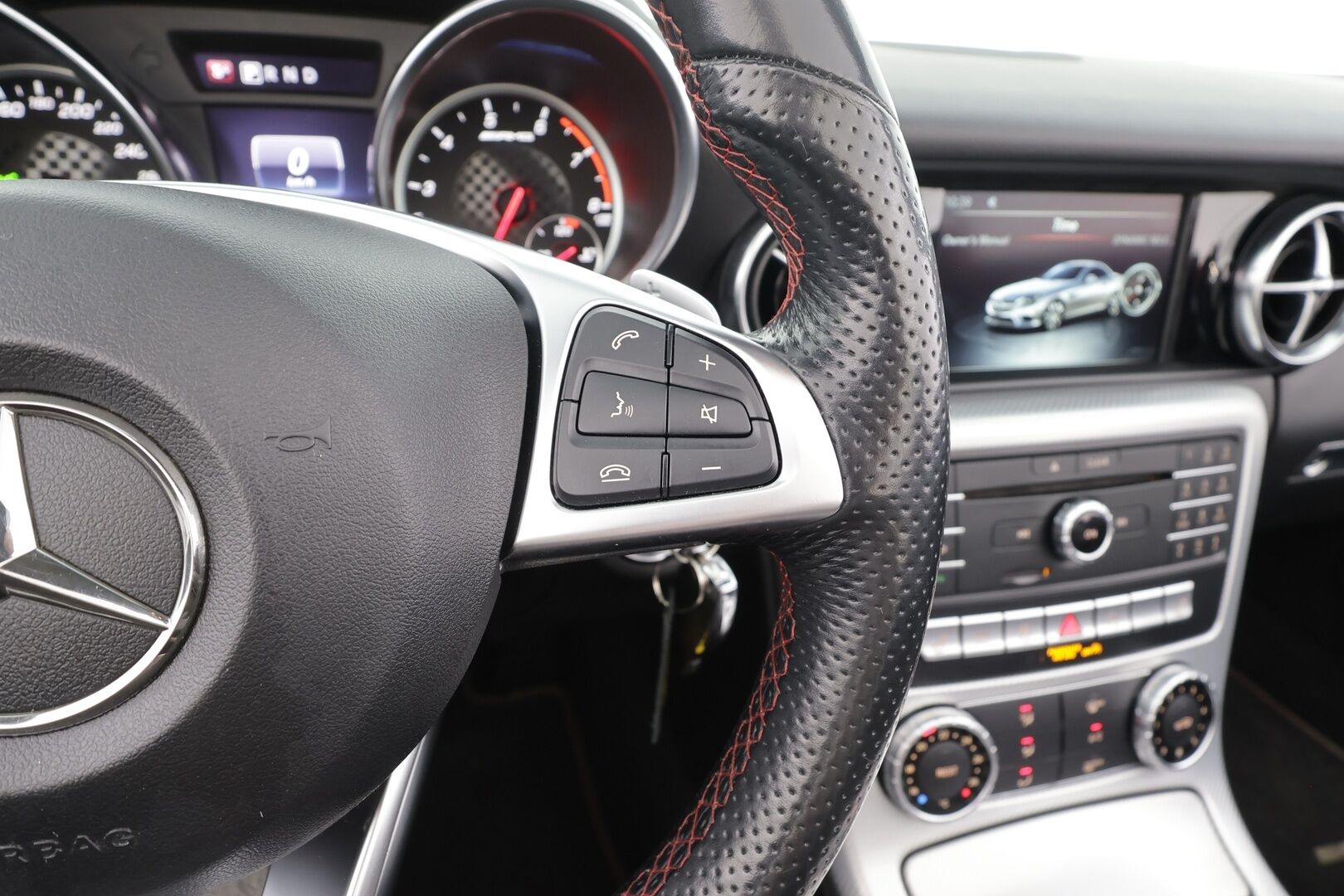 Mercedes-Benz SLC 2016 AMG  43 A - | ILS-LED | Puolinahat | Vakkari | Bluetooth | Sporttipenkit | Suomi-auto |