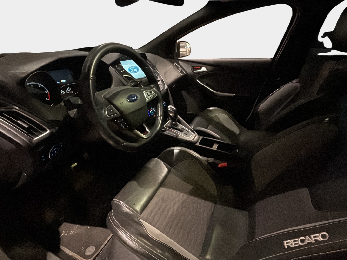 Ford Focus 2016 2,0 TDCi 185 hv start/stop PowerShift A6 ST Wagon *Suomi-auto / Webasto / Recaro / Sony Audio / Vakkari / Lämpölasi* - Jakopää tehty 07/24 / 2 Renkaat ja vanteet / Hyvä huoltohistoria - HULLUT JOULUT KORKOTARJOUS 2,49% 