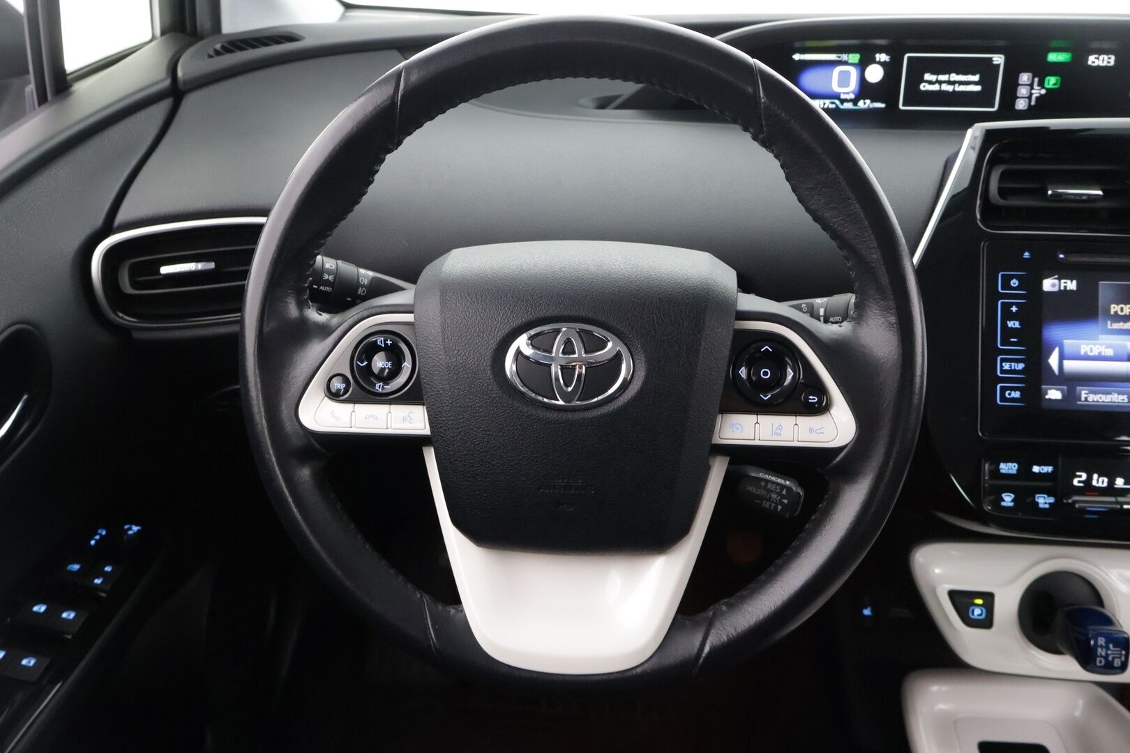 Toyota Prius 2016 Active+ / Suomi-auto / ACC / HUD / Koukku / Navi / P.kamera - Lane Assist / Blis / JBL / Langaton puhelimen lataus*