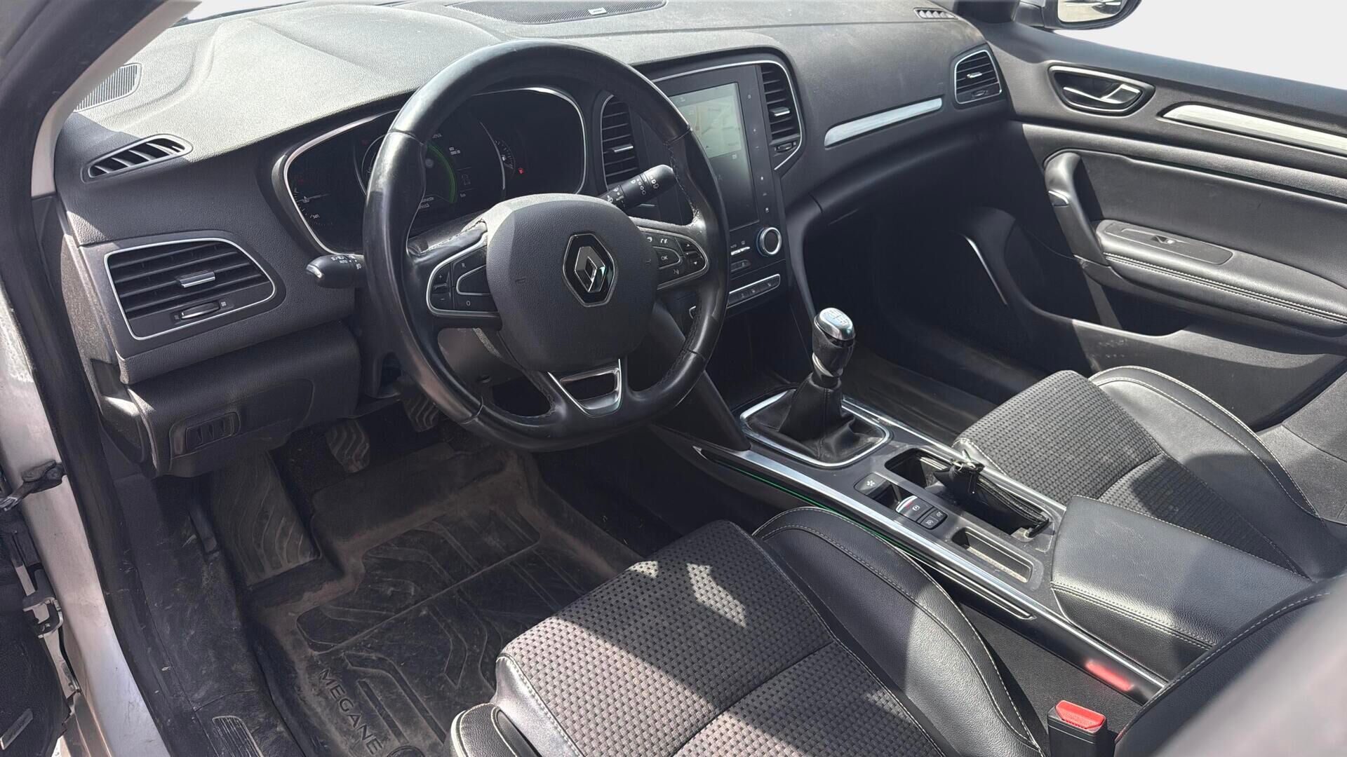 Renault Megane 2016 Hatchback Energy TCe 130 Bose * Adapt.vakkari / Led-ajovalot / Koukku / Navi / P-kamera / BLIS / BOSE / Kaistavahti* - Huippuvarusteilla oleva Megane! / Juuri katsastettu & huollettu!