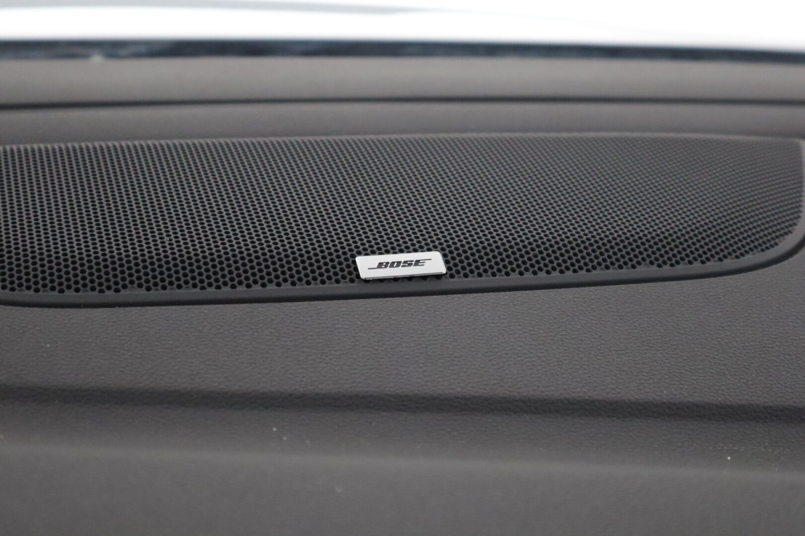 Renault Megane 2016 Hatchback Energy TCe 130 Bose *Vakkari / Led-ajovalot / Koukku / Navi / P-kamera / BLIS / BOSE / Kaistavahti* - Huippuvarusteilla oleva Megane! / Juuri katsastettu & huollettu!
