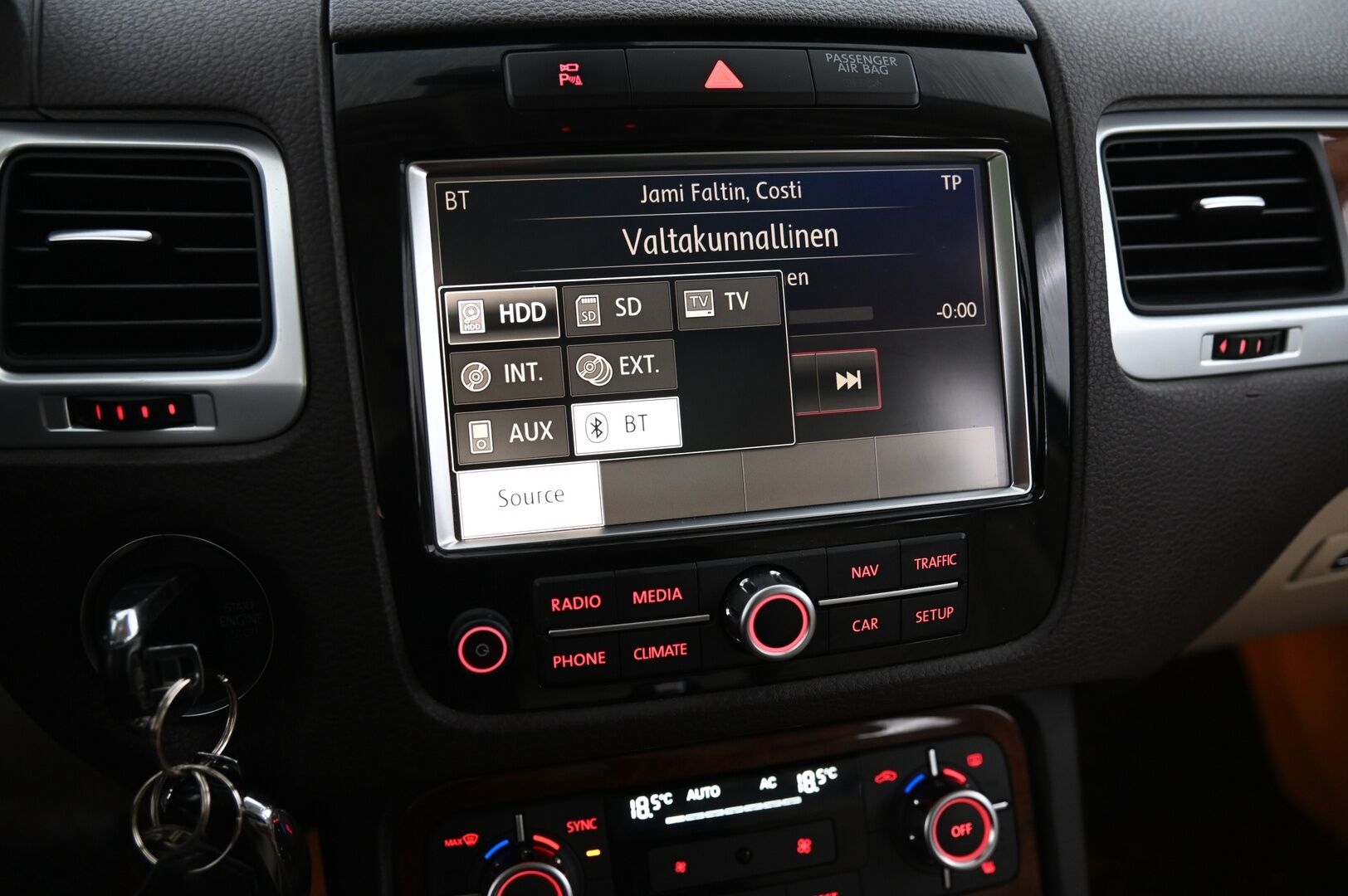 Volkswagen Touareg 2013 3,0 V6 TDI 180 kW (245 hv) 4MOTION BlueMotion Technology Tiptronic-automaatti *Dynaudio / Panorama / Nahkasisusta / Kuskinpenkki muistilla / Navi* - *Huippuvarusteet / Puhdas Carvertical / Näyttävät vanteet*