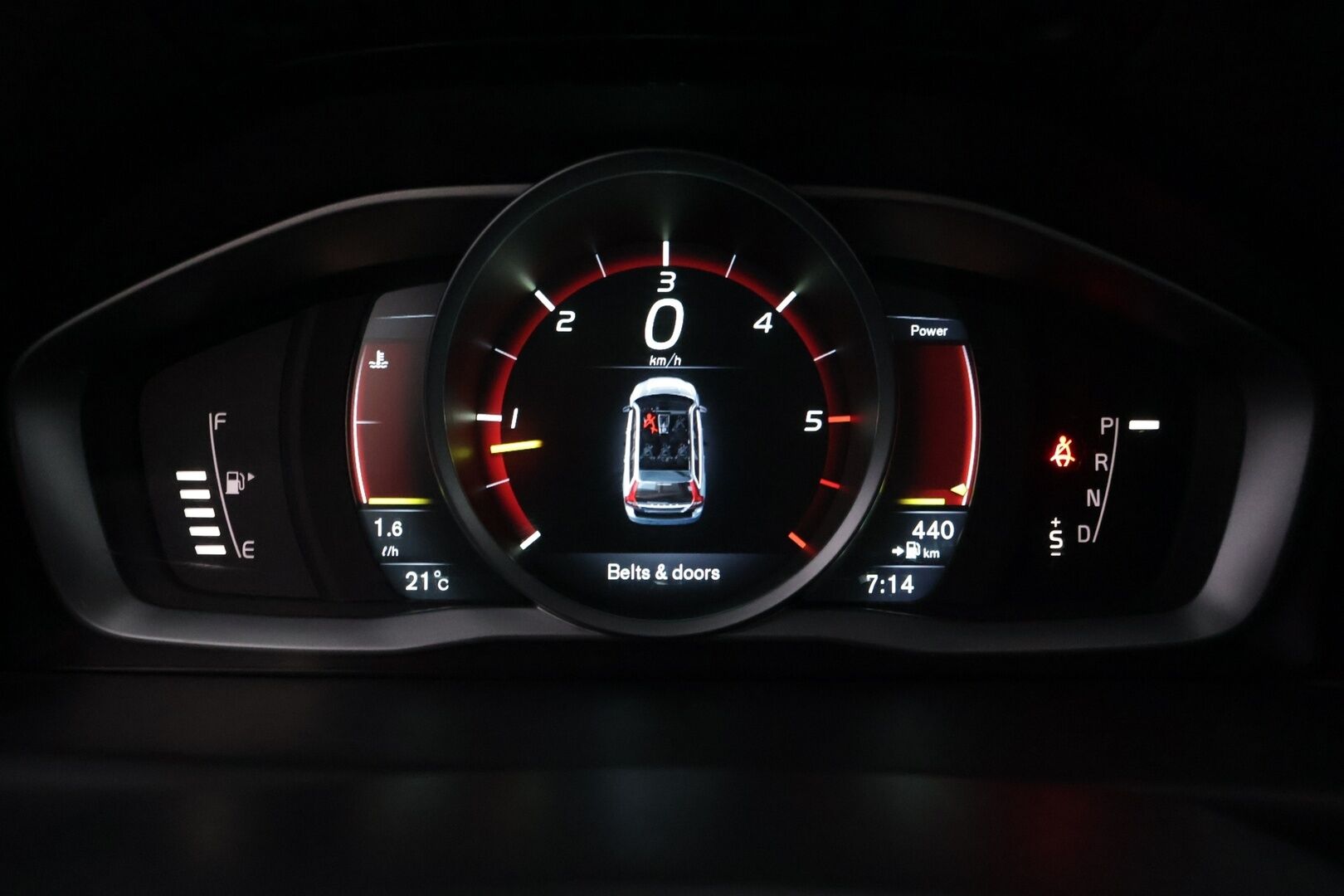 Volvo V70 2015 D4 AWD Business aut. *Webasto / Puoli-nahka / Vetokoukku / Xenon / Vakkari*