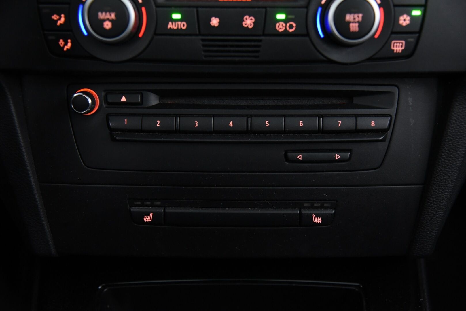 BMW 330 2009 330d A E91 Touring / YritysOutlet - Myydään vain yrityksille - Adapt.vakkari / Panorama / Adapt.valot / Webasto / Hifi / Prof.navi 