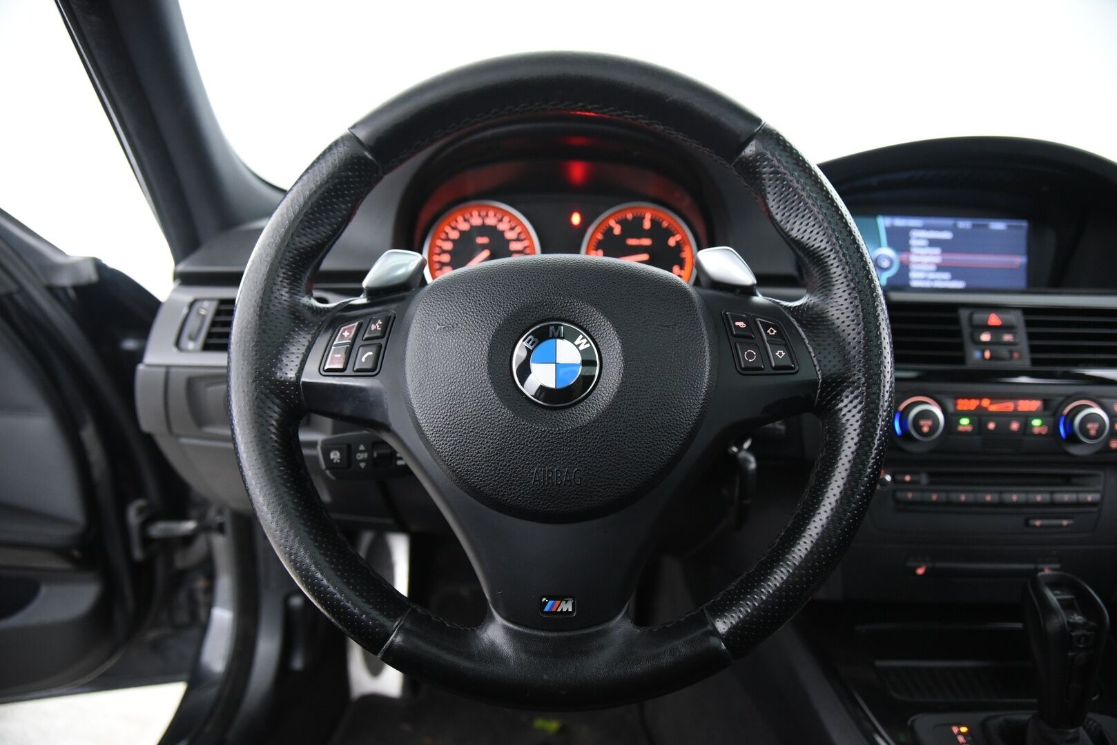BMW 330 2009 330d A E91 Touring / YritysOutlet - Myydään vain yrityksille - Adapt.vakkari / Panorama / Adapt.valot / Webasto / Hifi / Prof.navi 