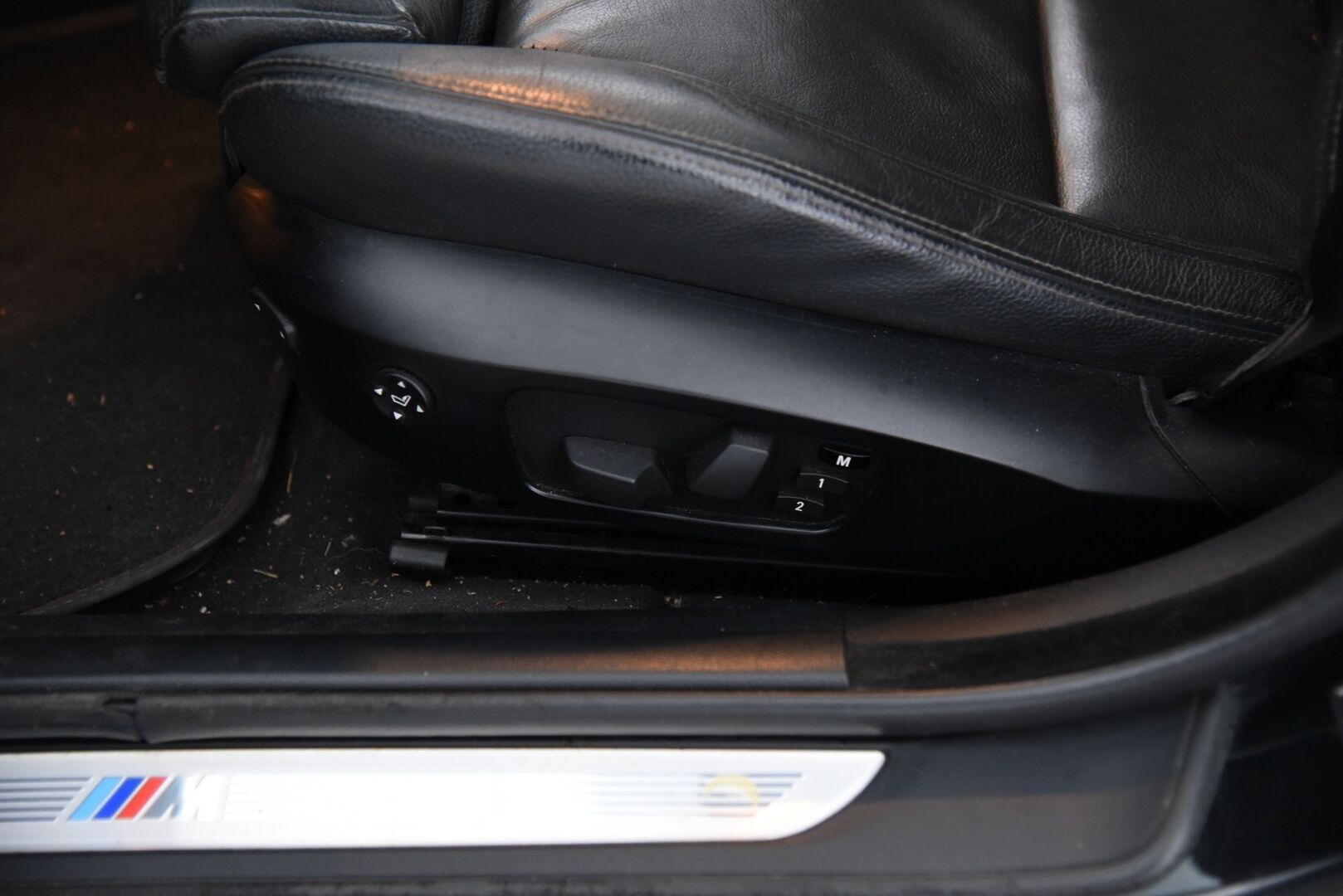 BMW 330 2009 330d A E91 Touring / YritysOutlet - Myydään vain yrityksille - Adapt.vakkari / Panorama / Adapt.valot / Webasto / Hifi / Prof.navi 