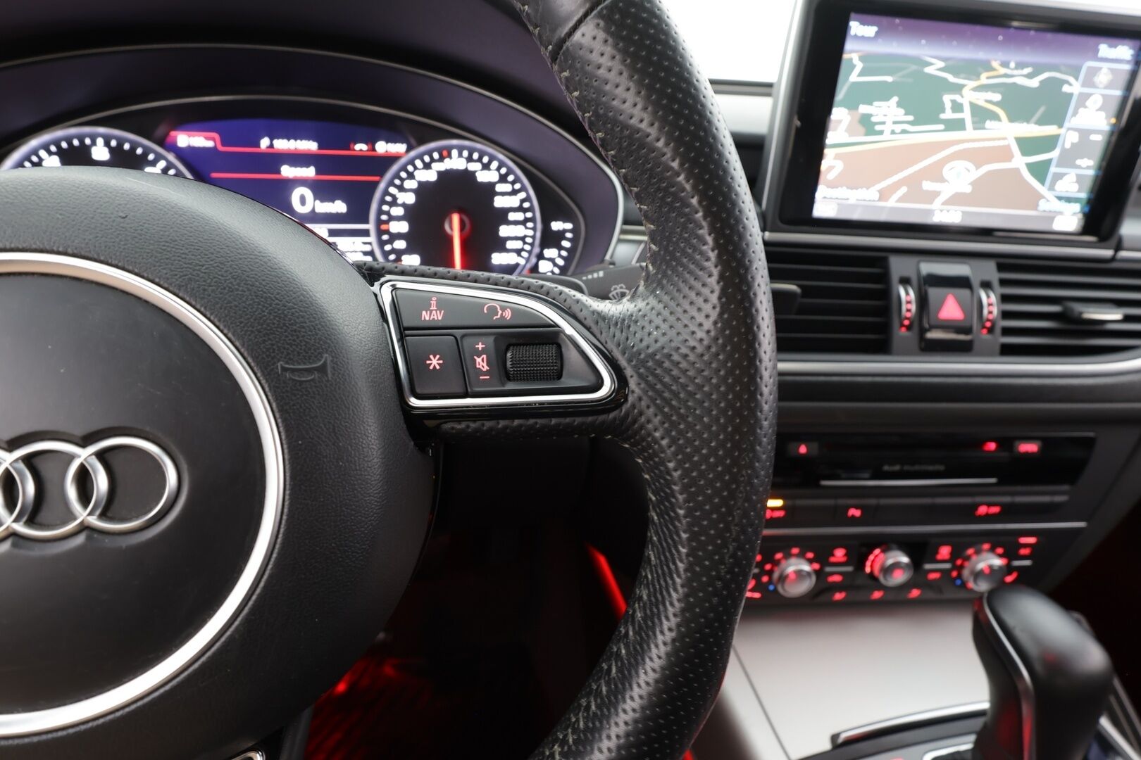 Audi A6 2016 Sedan Business 2,0 TFSI 185 kW quattro S tronic - | ACC | HUD | Facelift | LED | Sporttinahat sähköllä | Muistipenkki | Kattoluukku | Active Lane Assist | Side Assist  | BT | Audi Sound System | 