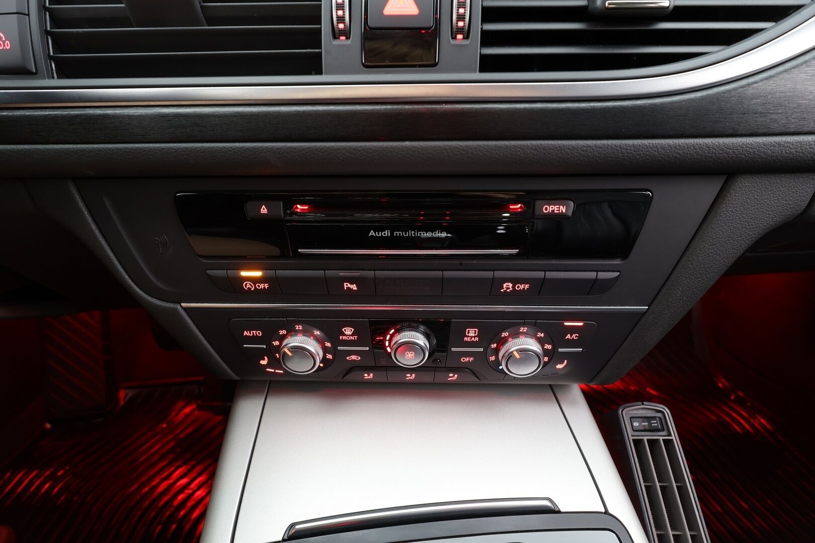 Audi A6 2016 Sedan Business 2,0 TFSI 185 kW quattro S tronic - | ACC | HUD | Facelift | LED | Sporttinahat sähköllä | Muistipenkki | Kattoluukku | Active Lane Assist | Side Assist  | BT | Audi Sound System | 