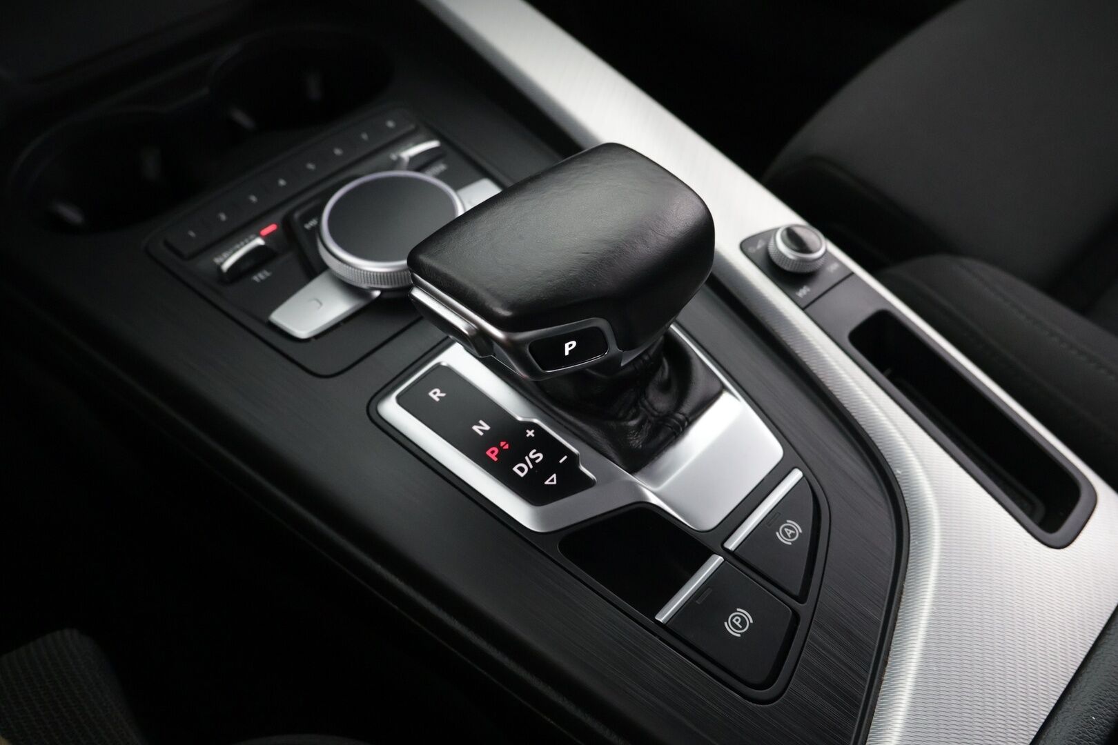 Audi A4 2017 Sedan Business Sport 2,0 TFSI 140 kW S tronic - | DIGIMITTARISTO! | BLIS! | KEYLESS! | LOHKO! |