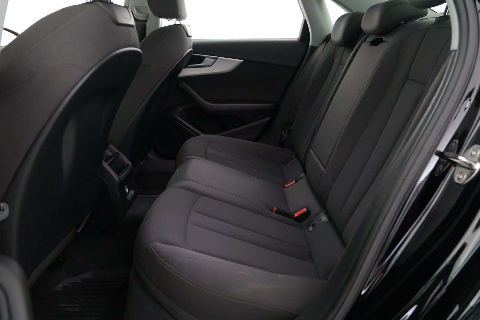 Audi A4 2017 Sedan Business Sport 2,0 TFSI 140 kW S tronic - | DIGIMITTARISTO! | BLIS! | KEYLESS! | LOHKO! |