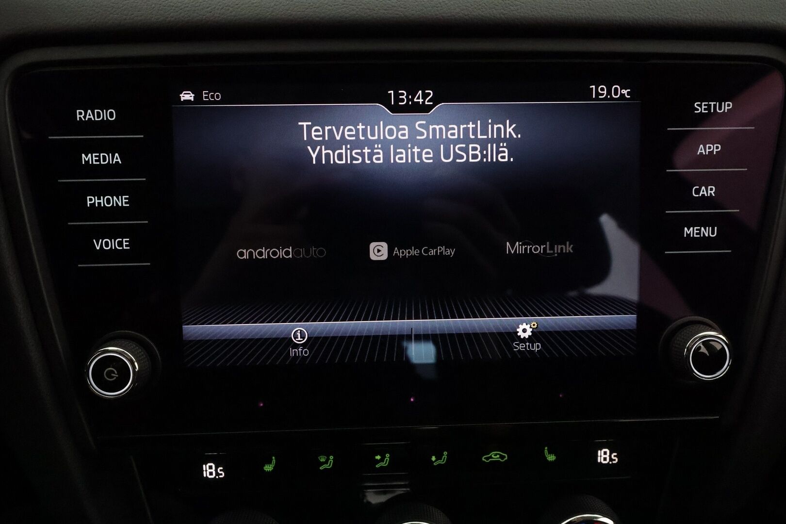 Skoda Octavia 2017 Combi 1,4 TSI Style DSG **Facelift / Webasto / Vakkari / Keyless / Apple&Android / P.kamera / Sähköluukku**