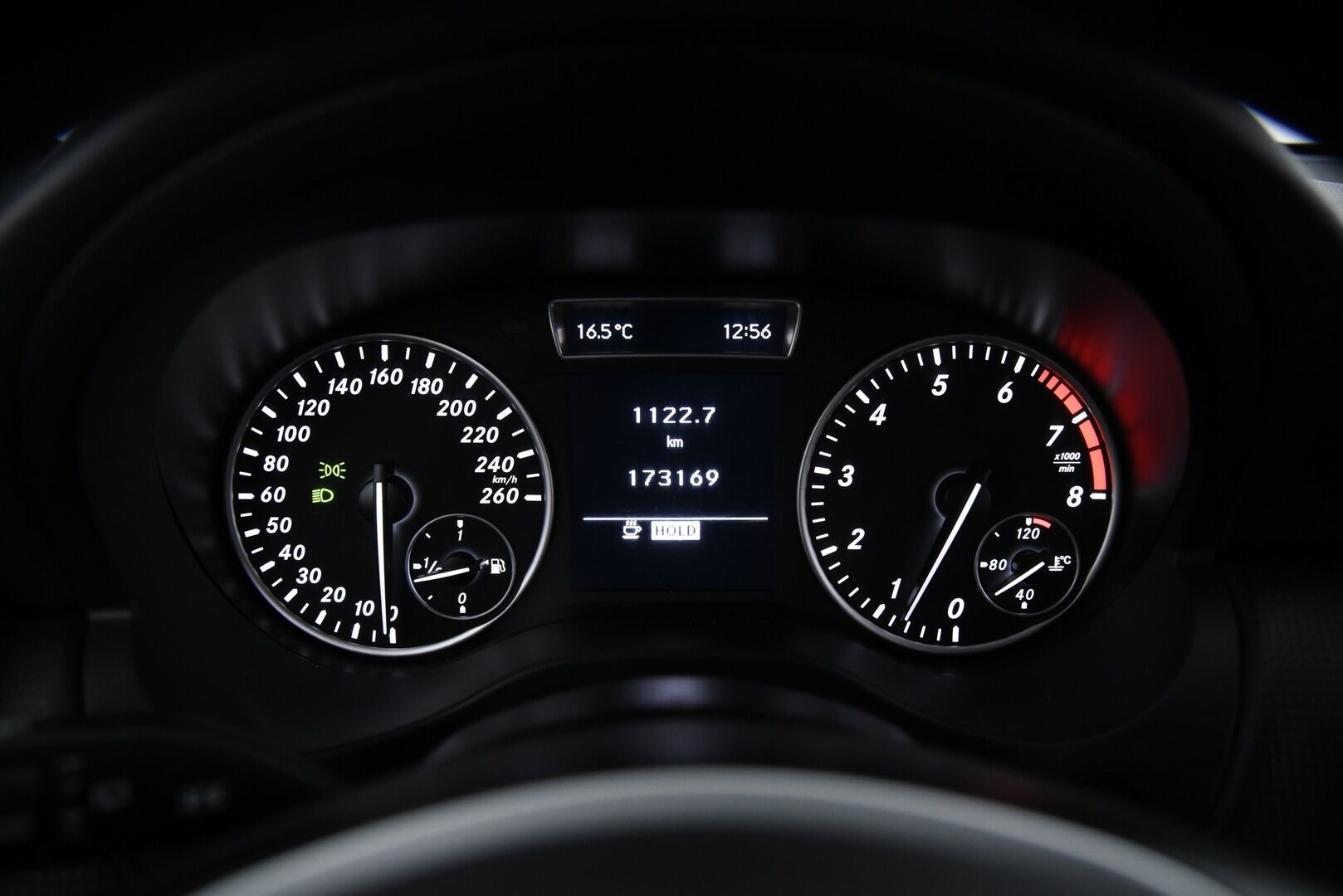 Mercedes-Benz A 2013 180 BE / Metalliväri / Puolinahkasisusta / Bluetooth / Lohkolämmitin