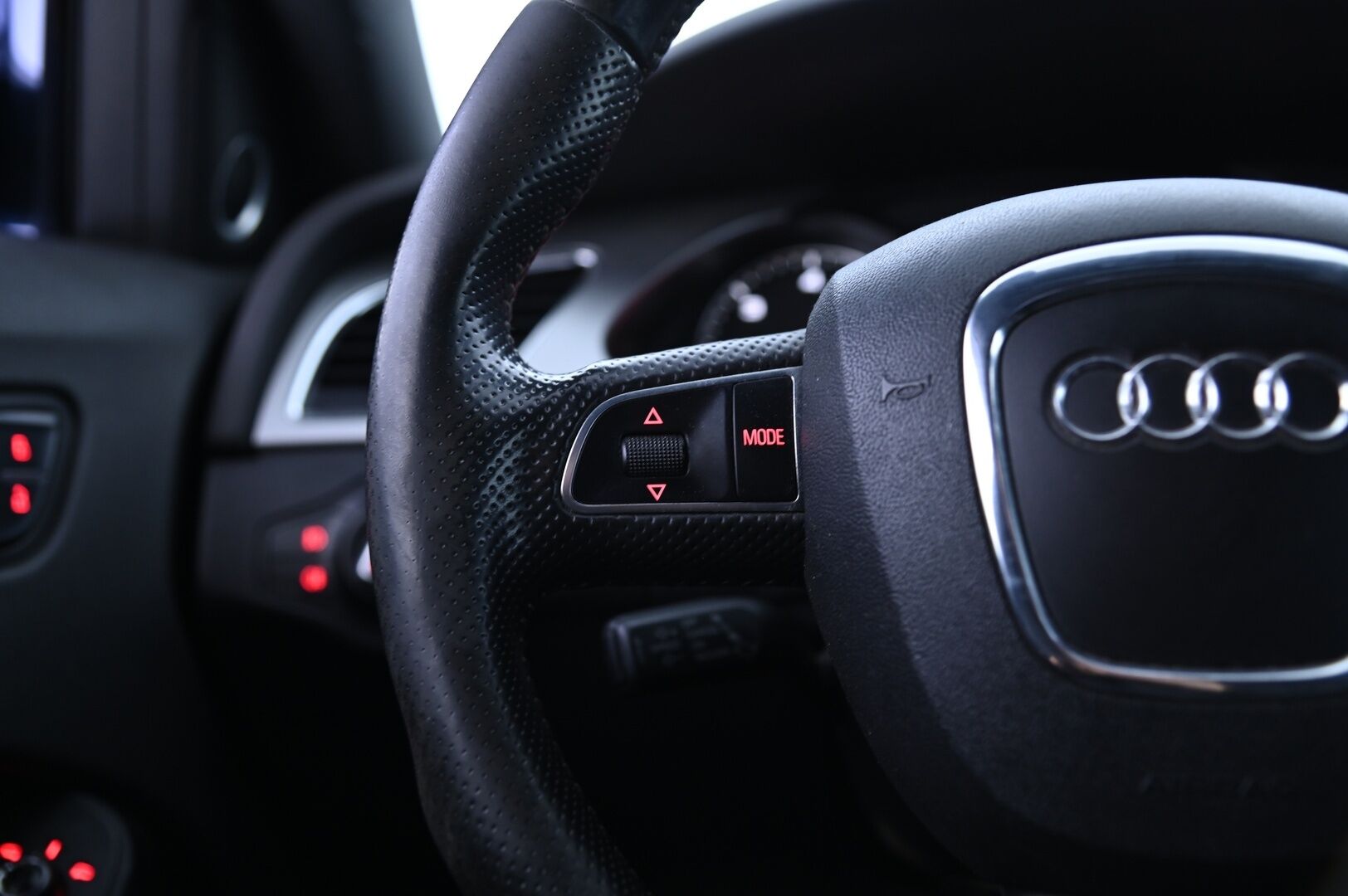 Audi A4 2009 Avant 3,0 V6 TDI DPF quattro - Myydään huutokaupat.com